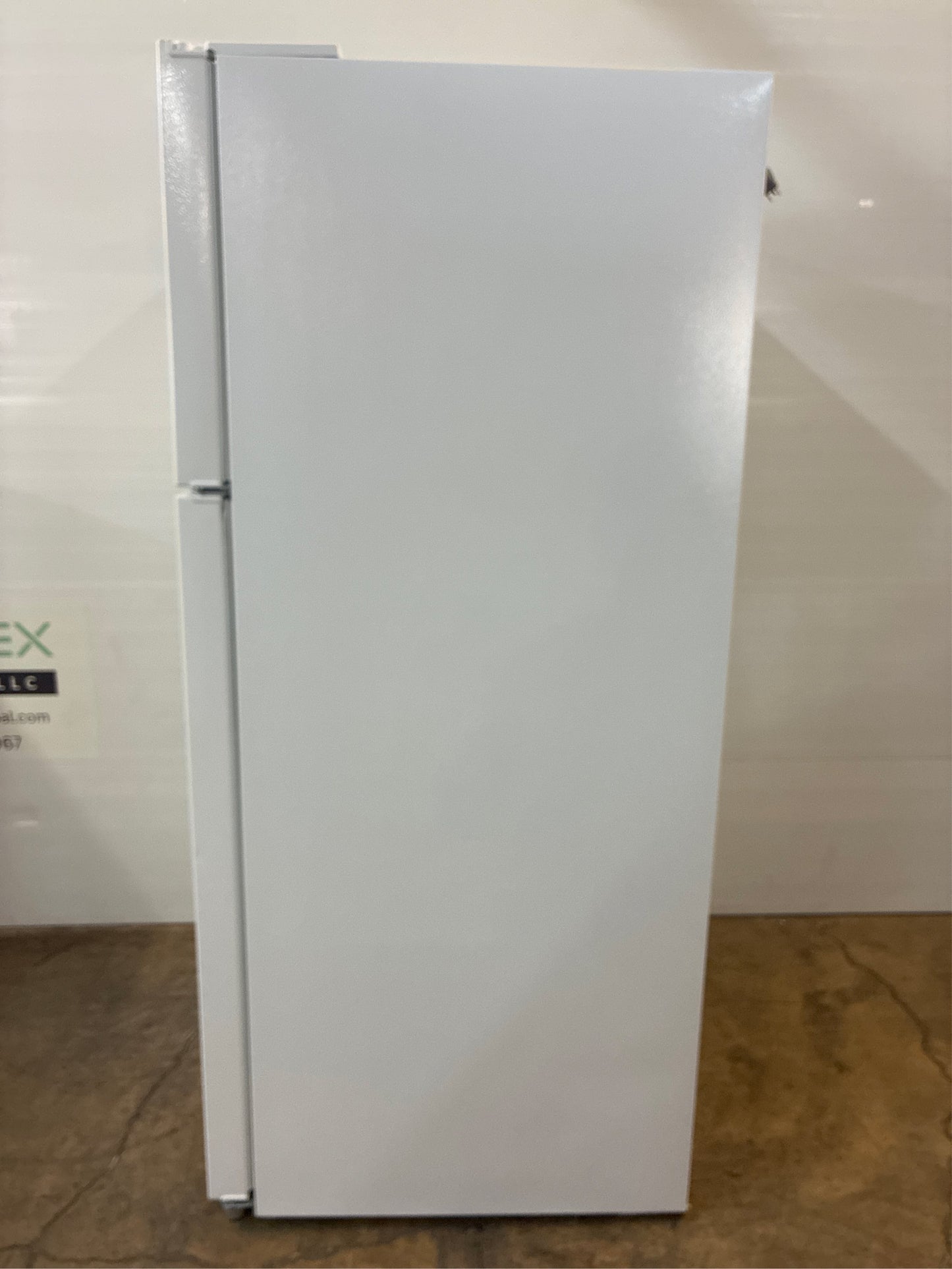 18 cu. ft. Top Freezer Refrigerator White