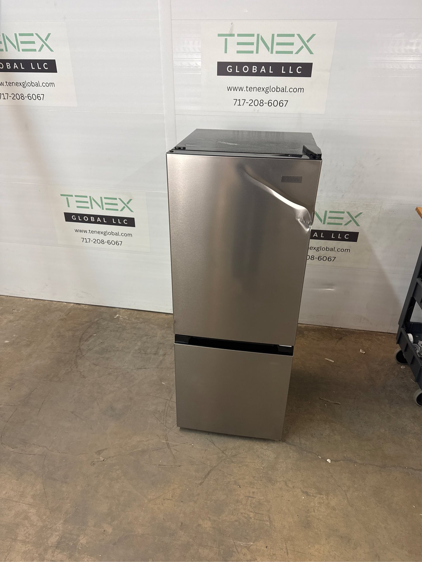 4.7 cu.ft. Bottom Freezer Refrigerator