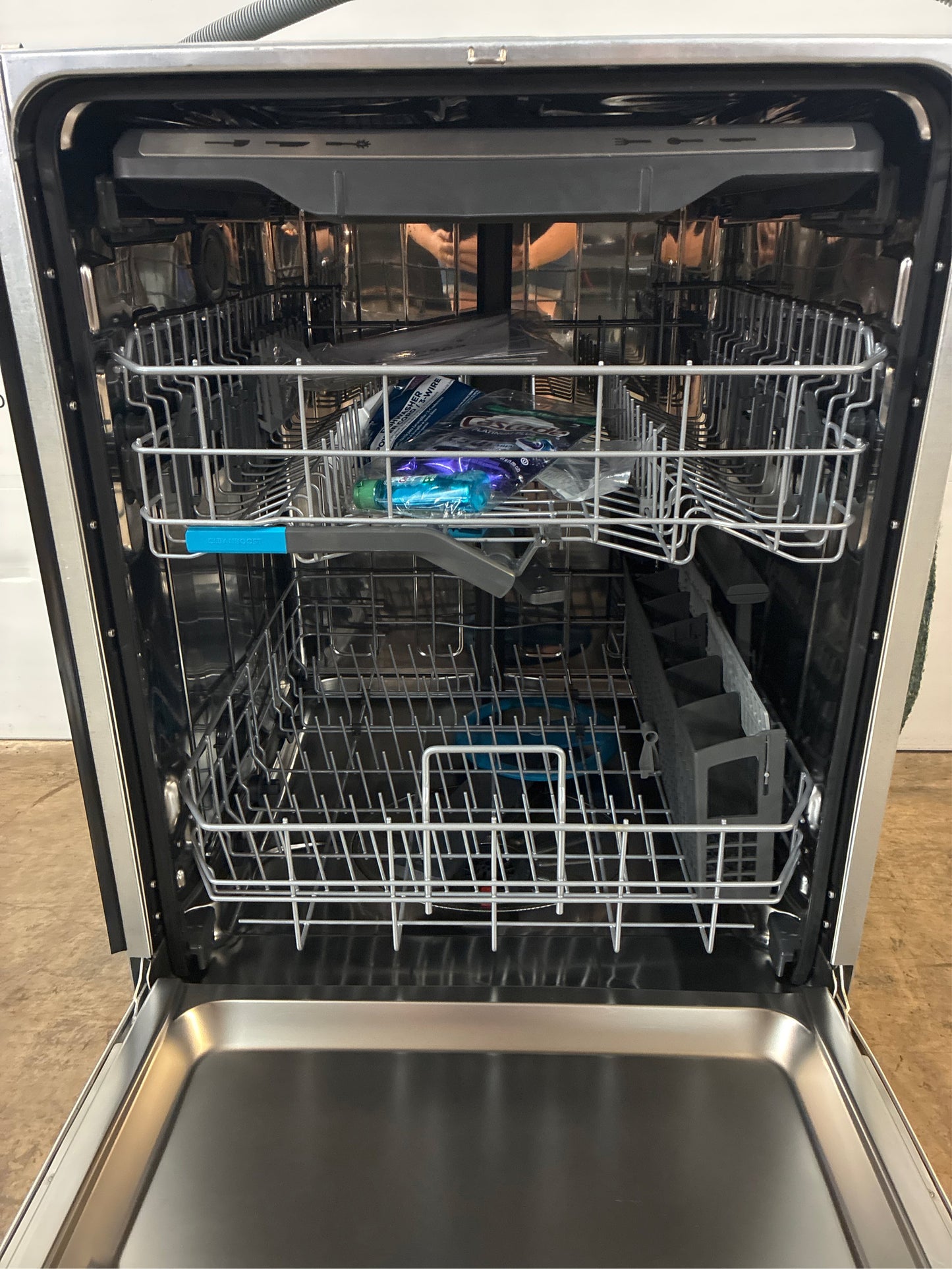 24 in Top Control Built-In Dishwasher