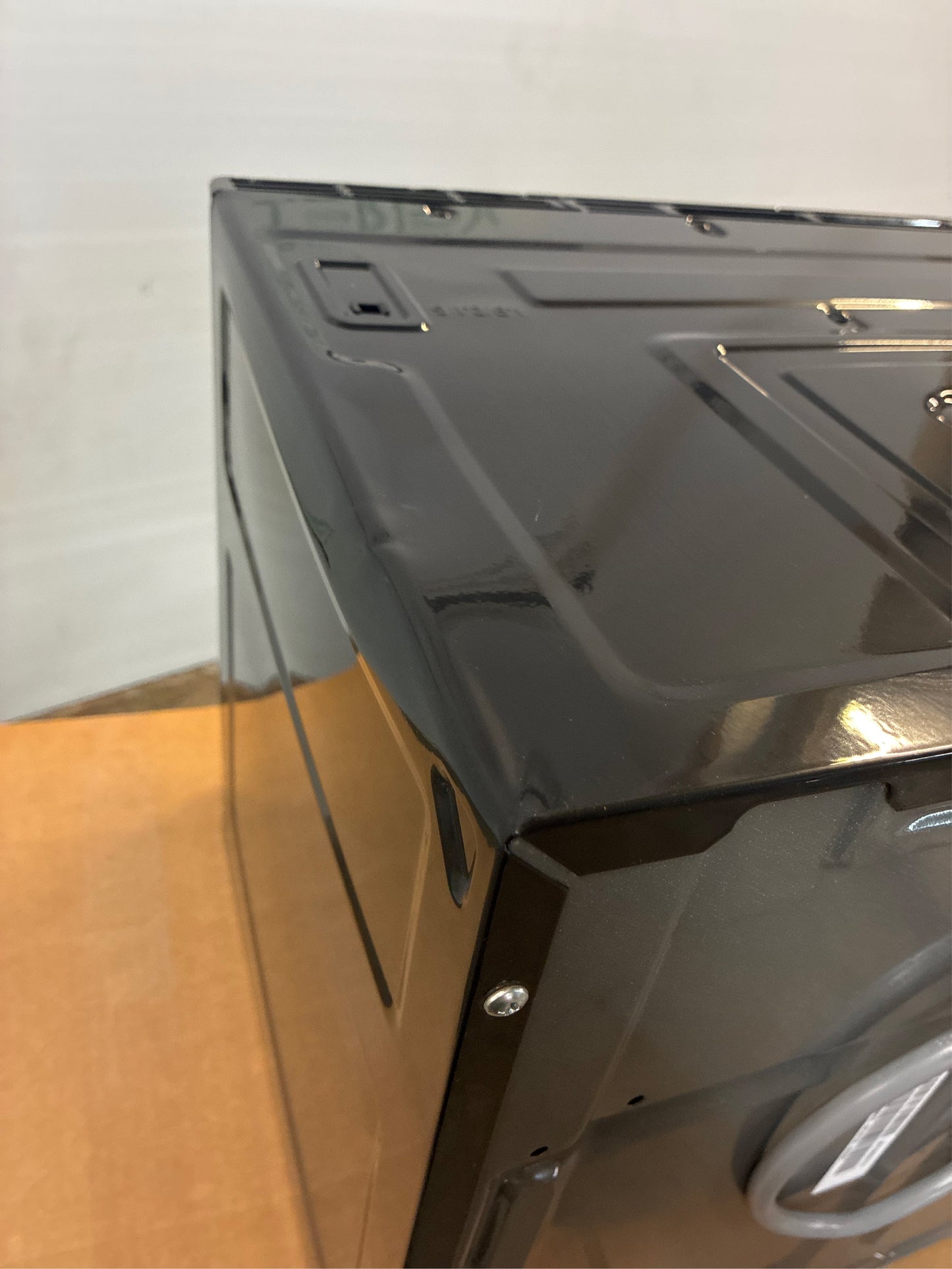 GE 1.9-cu ft 29.9-in Over-the-Range Microwave