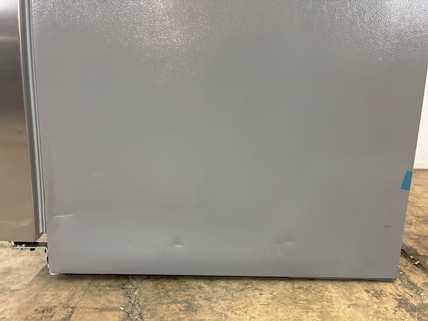 Frigidaire 33in. 22.3 cu.ft. Side by Side Refrigerator