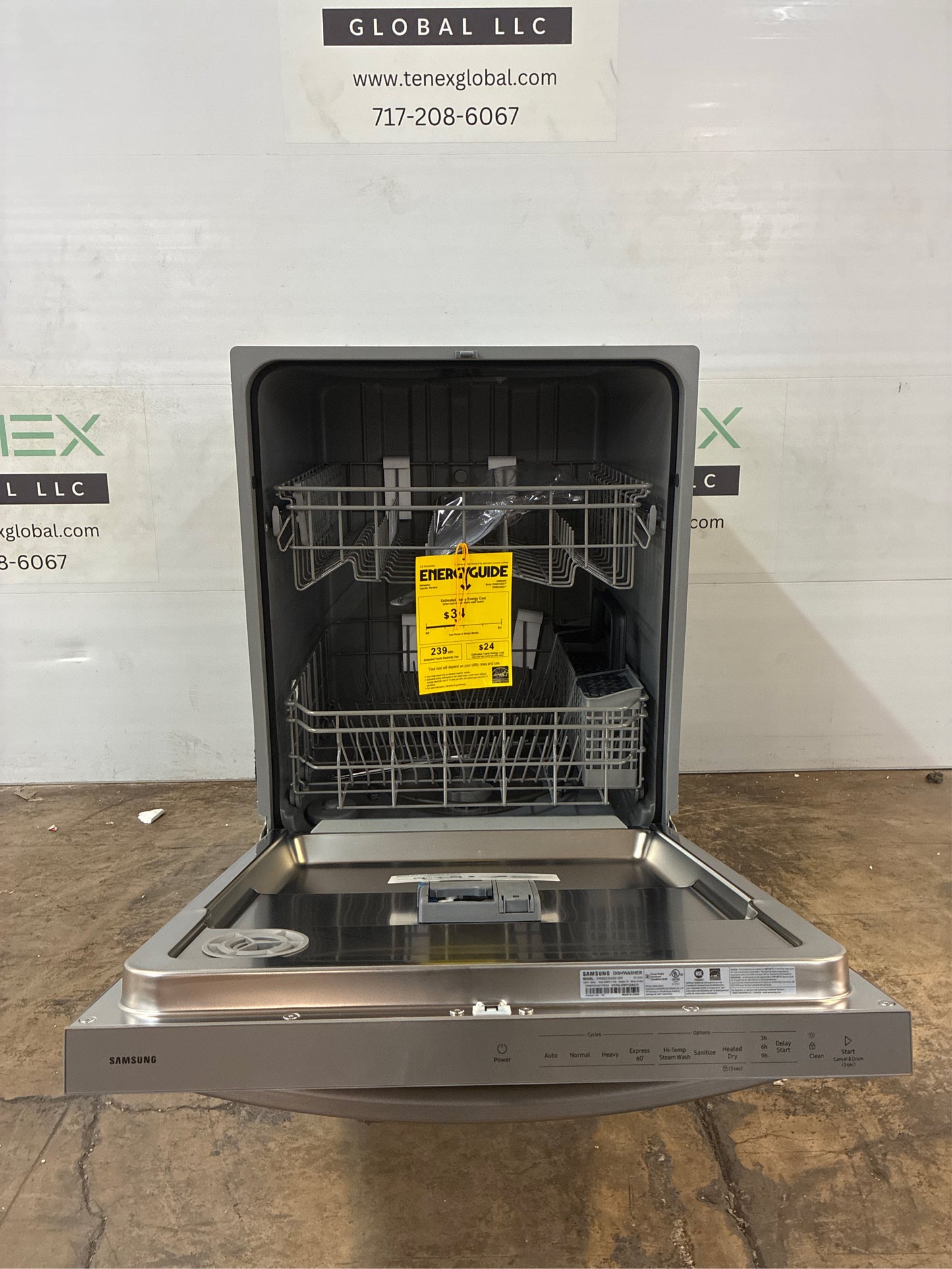 Samsung Fingerprint-Resistant Dishwasher with Rack