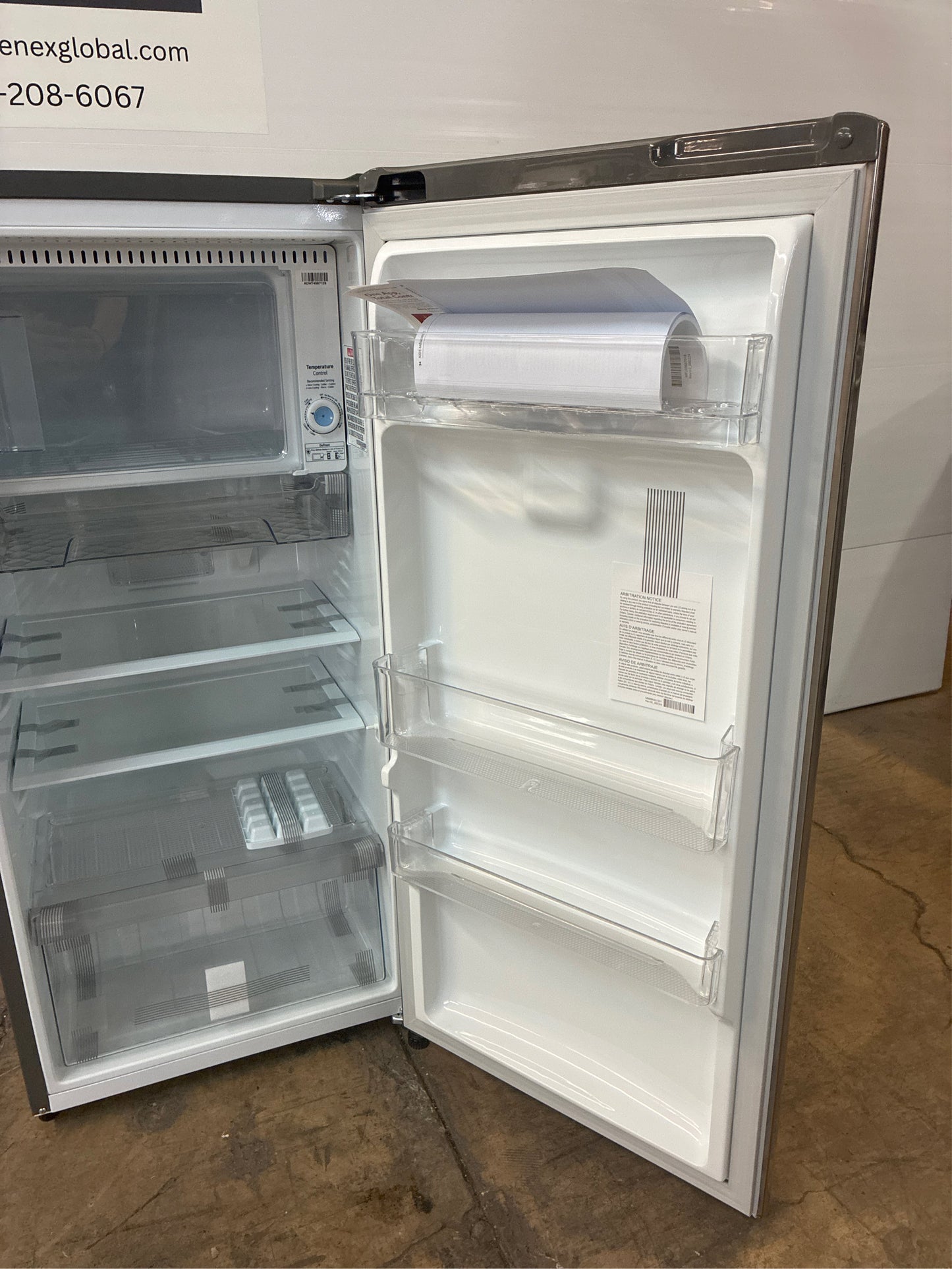 LG 5.79-cu ft Mini Refrigerator with Freezer