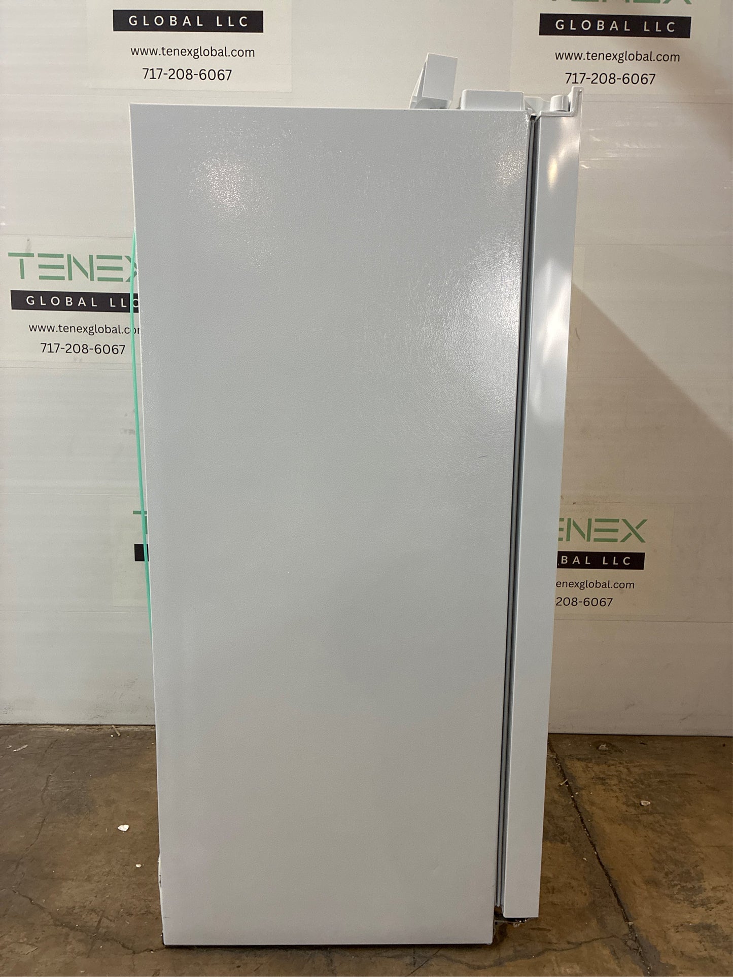 Frigidaire 22.3 cu. ft. S by S Refrigerator., 33 White