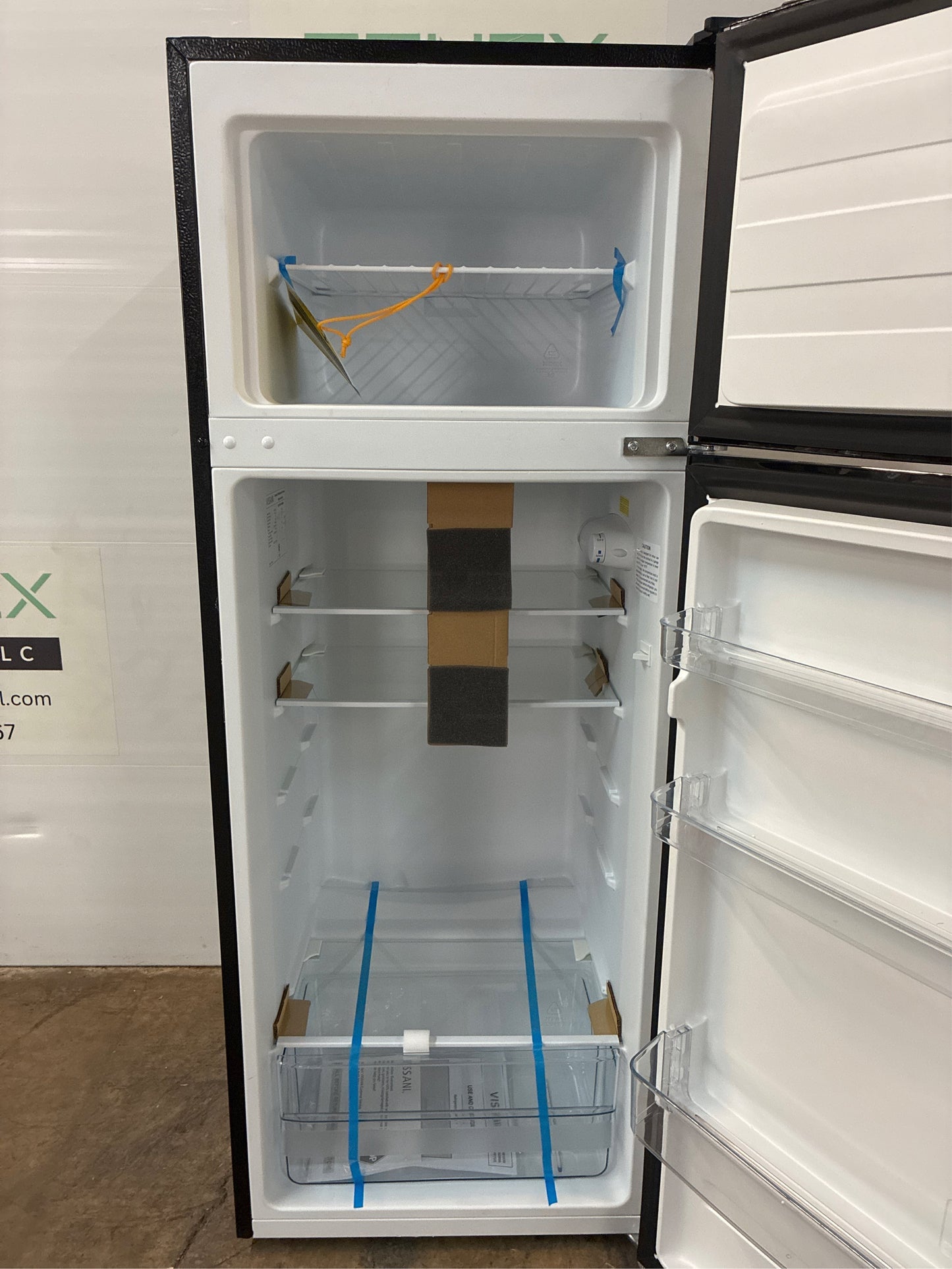 7.1 cu. ft. Top Freezer Refrigerator, Steel Look