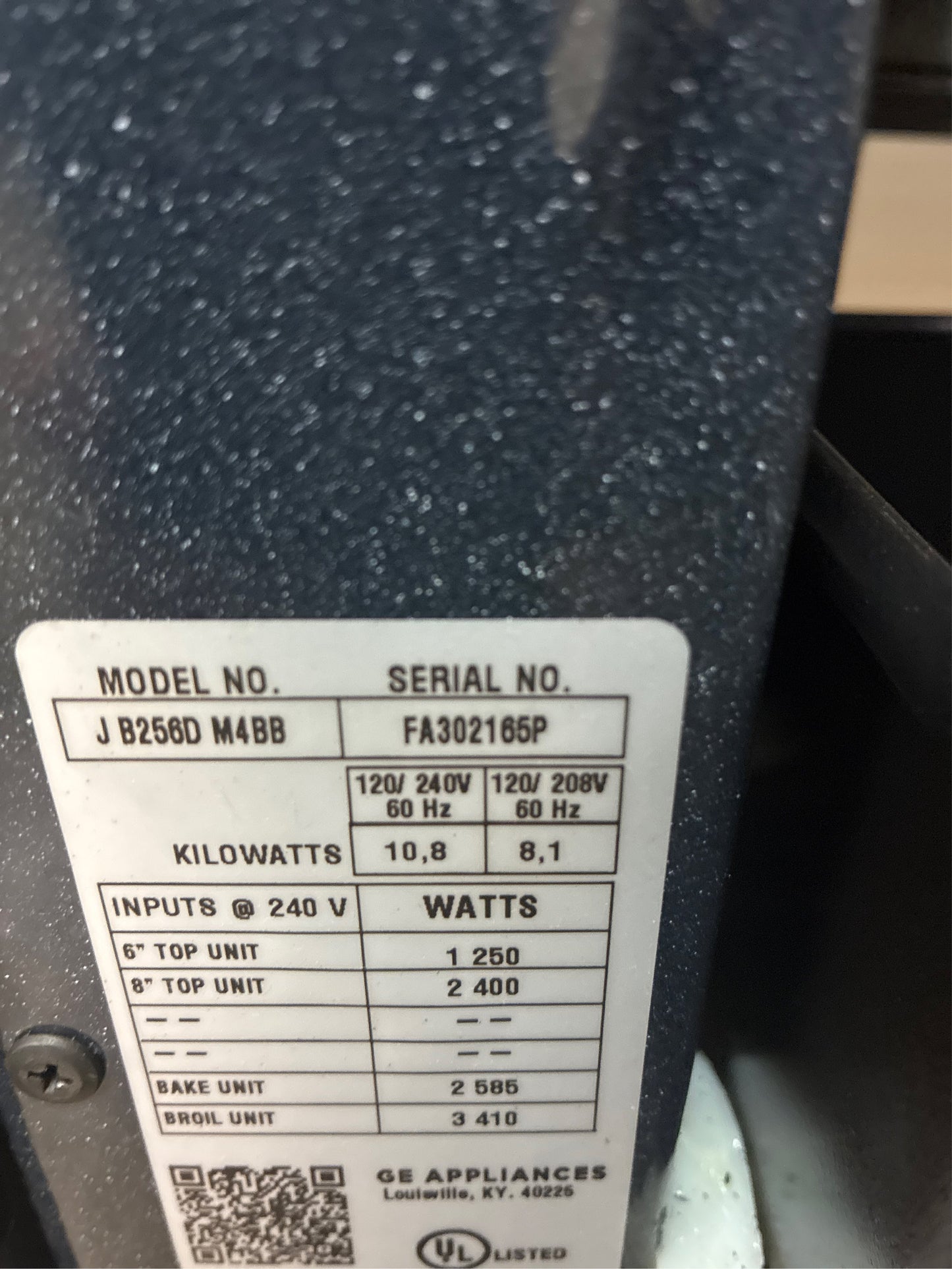 GE 30" 5-cu ft Electric Range (Black)