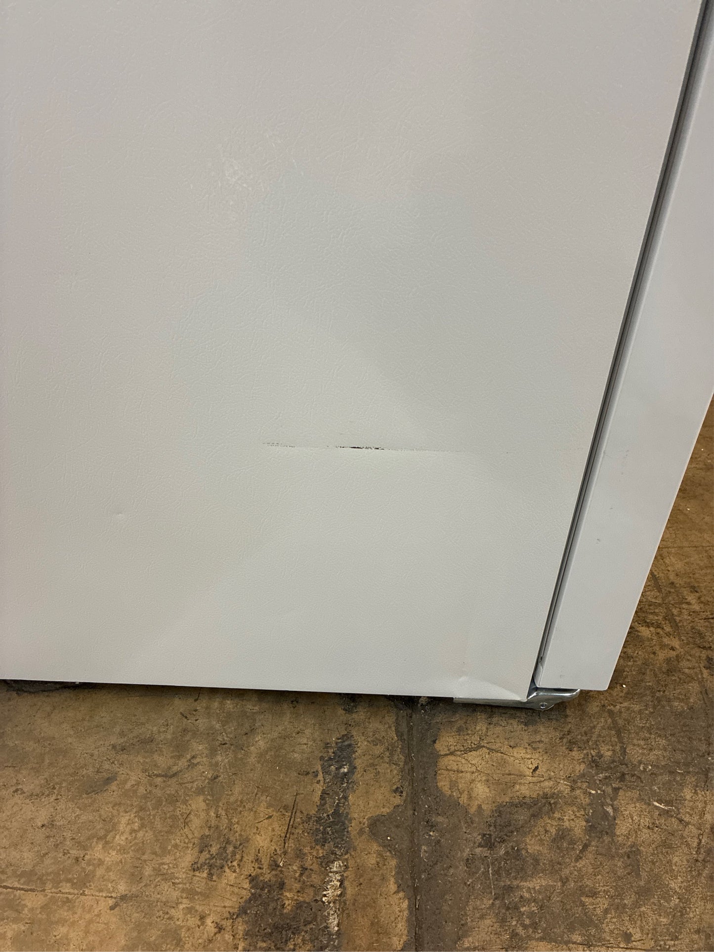 Frigidaire 29.6 in. 20 cu. ft. Top Freezer Fridge