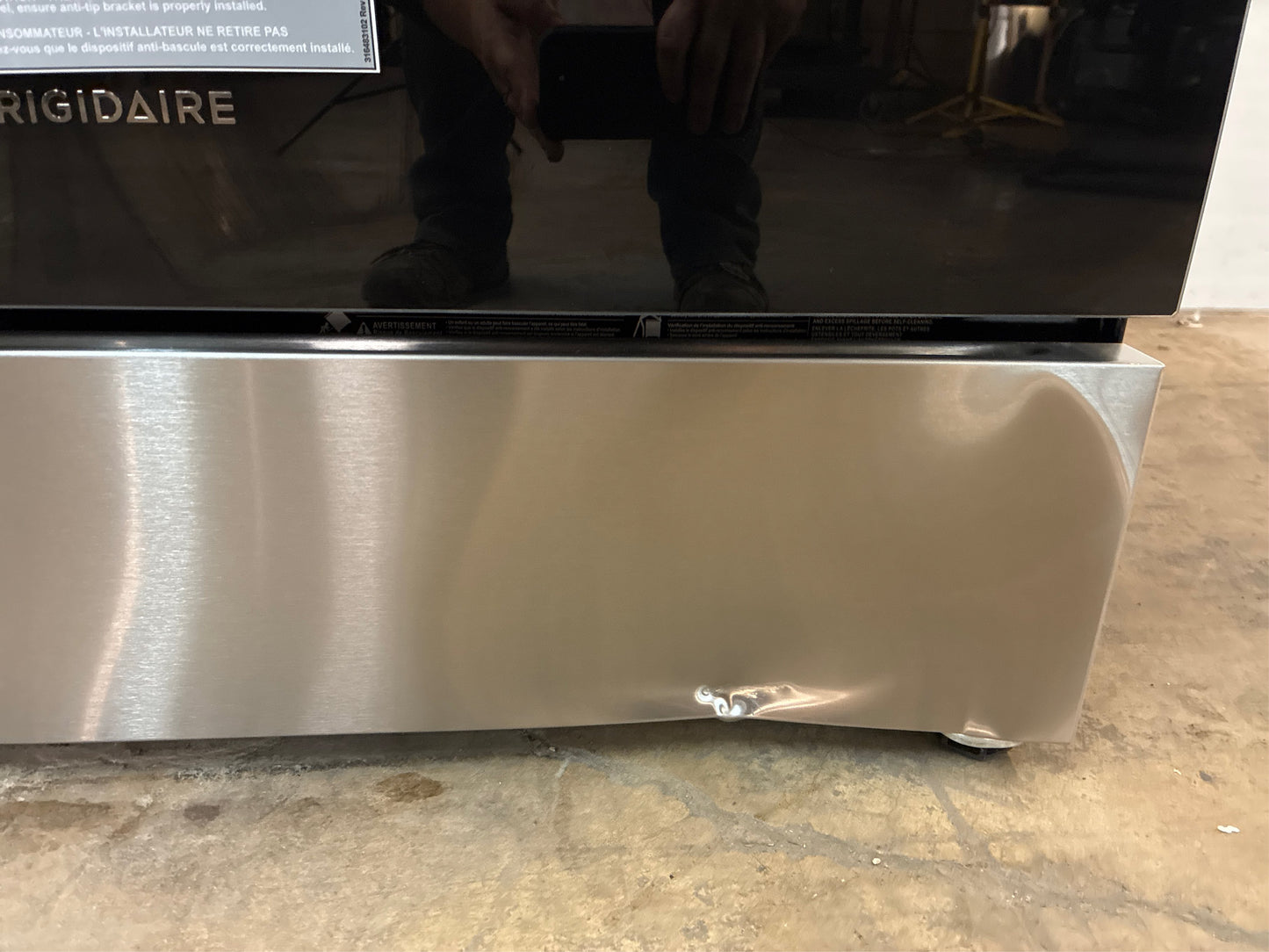 Frigidaire 30 in. Electric Range w Air Fry