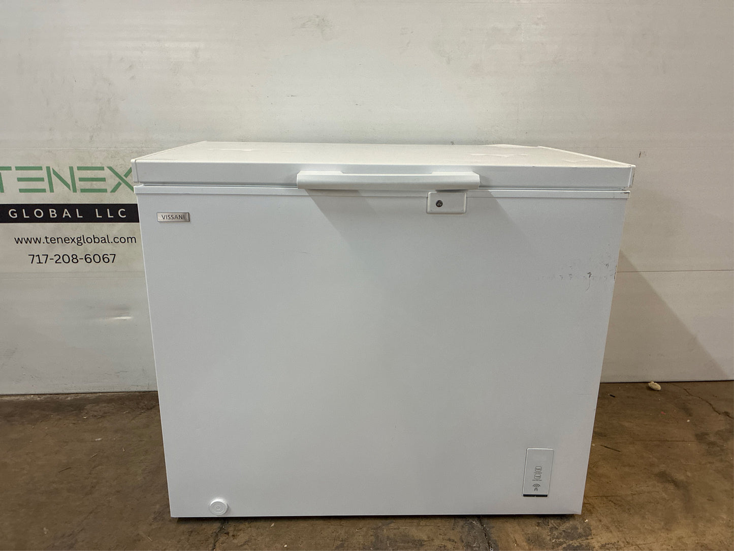 Vissani Hubspace 8.8 cu. ft. Chest Freezer with LED