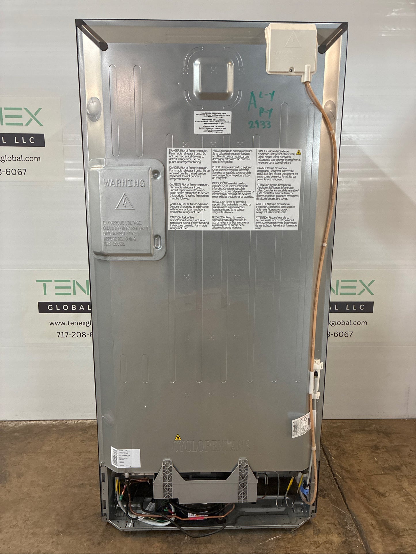 Frigidaire 31.5" 17.6 cu ft Refrigerator