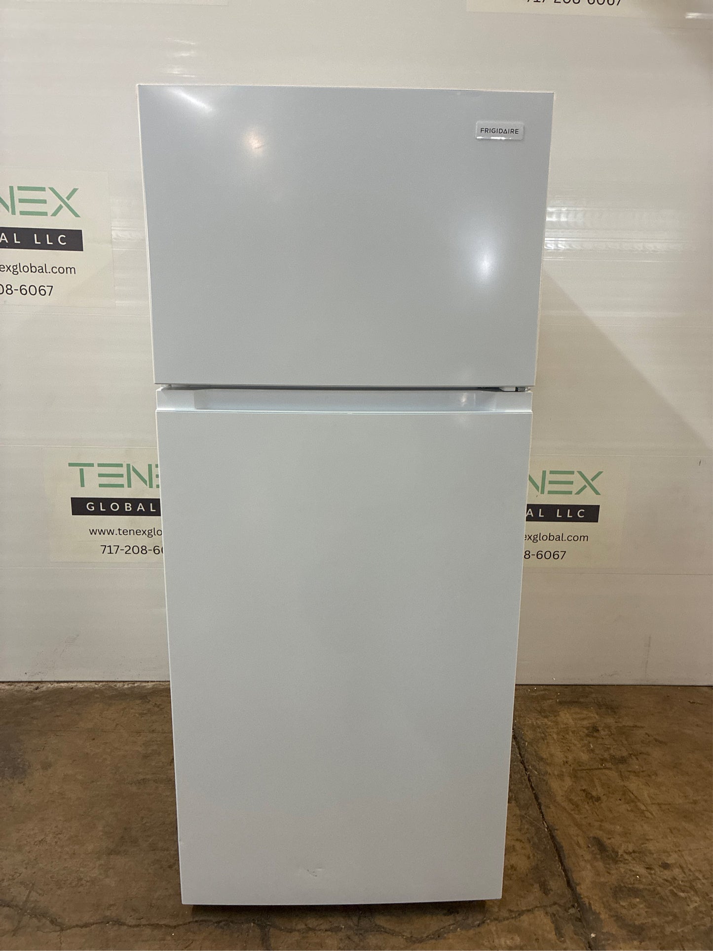 Frigidaire 27in 16.0 Cu. Ft. Top Freezer Refrigerator White