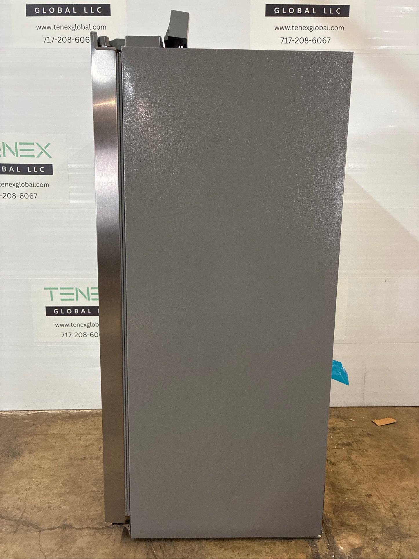 Frigidaire 22.3-cu ft Side-by-Side Fridge