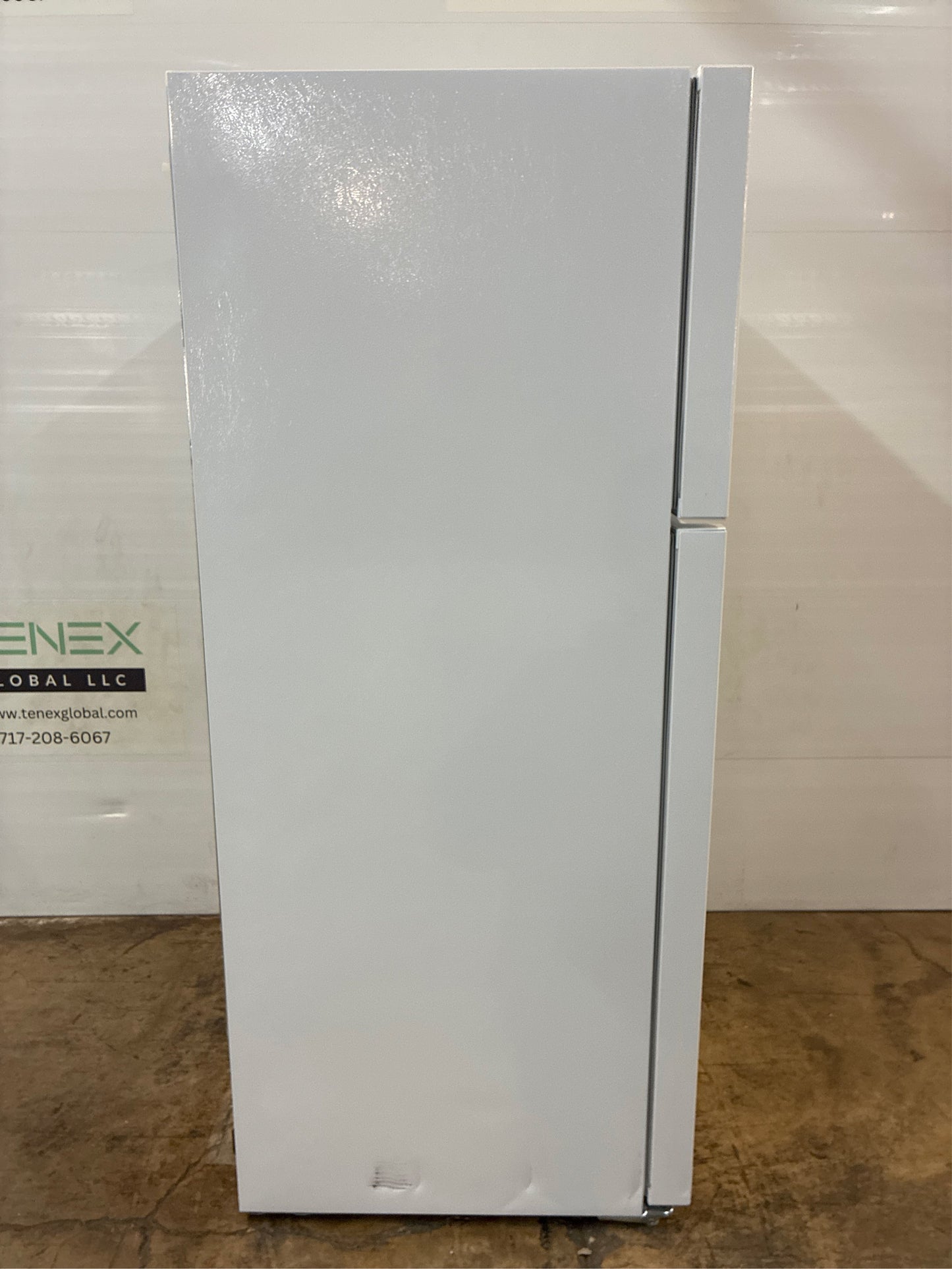 Frigidaire 18.2 cu.ft Top Freezer Refrigerator in White