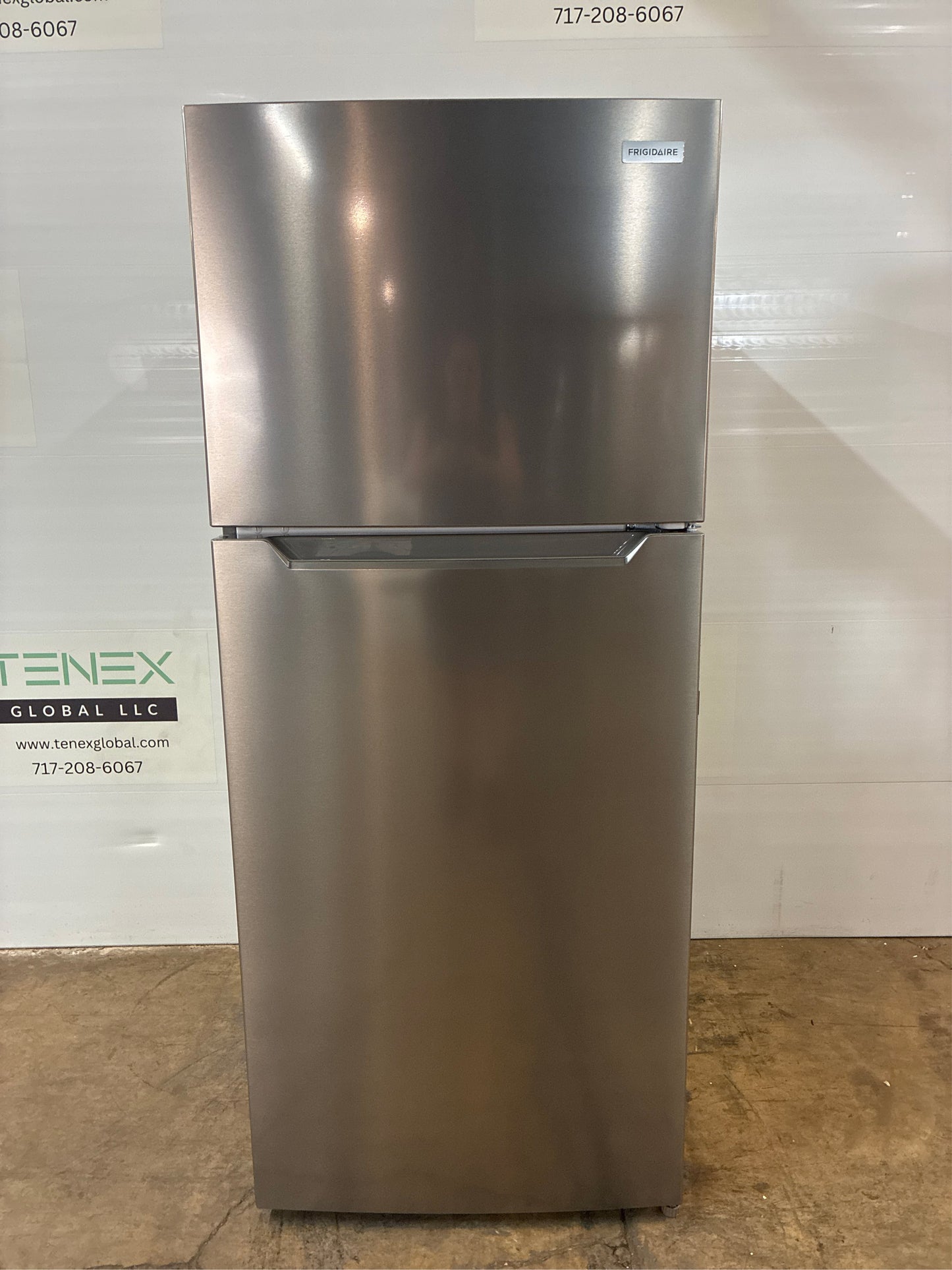17.6 cu ft Top Freezer Fridge, Brushed Steel