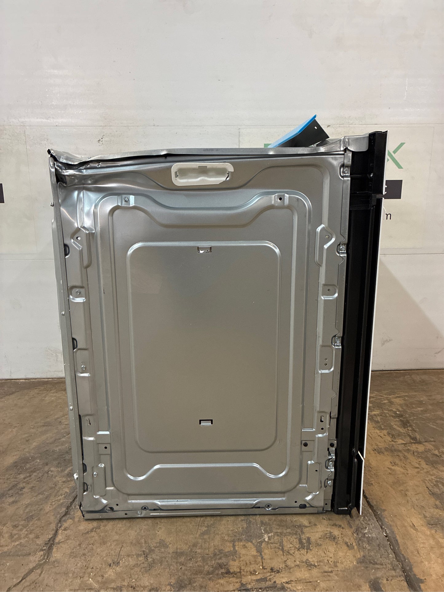 Frigidaire Gallery 24-in Electric Wall Oven, Air Fry