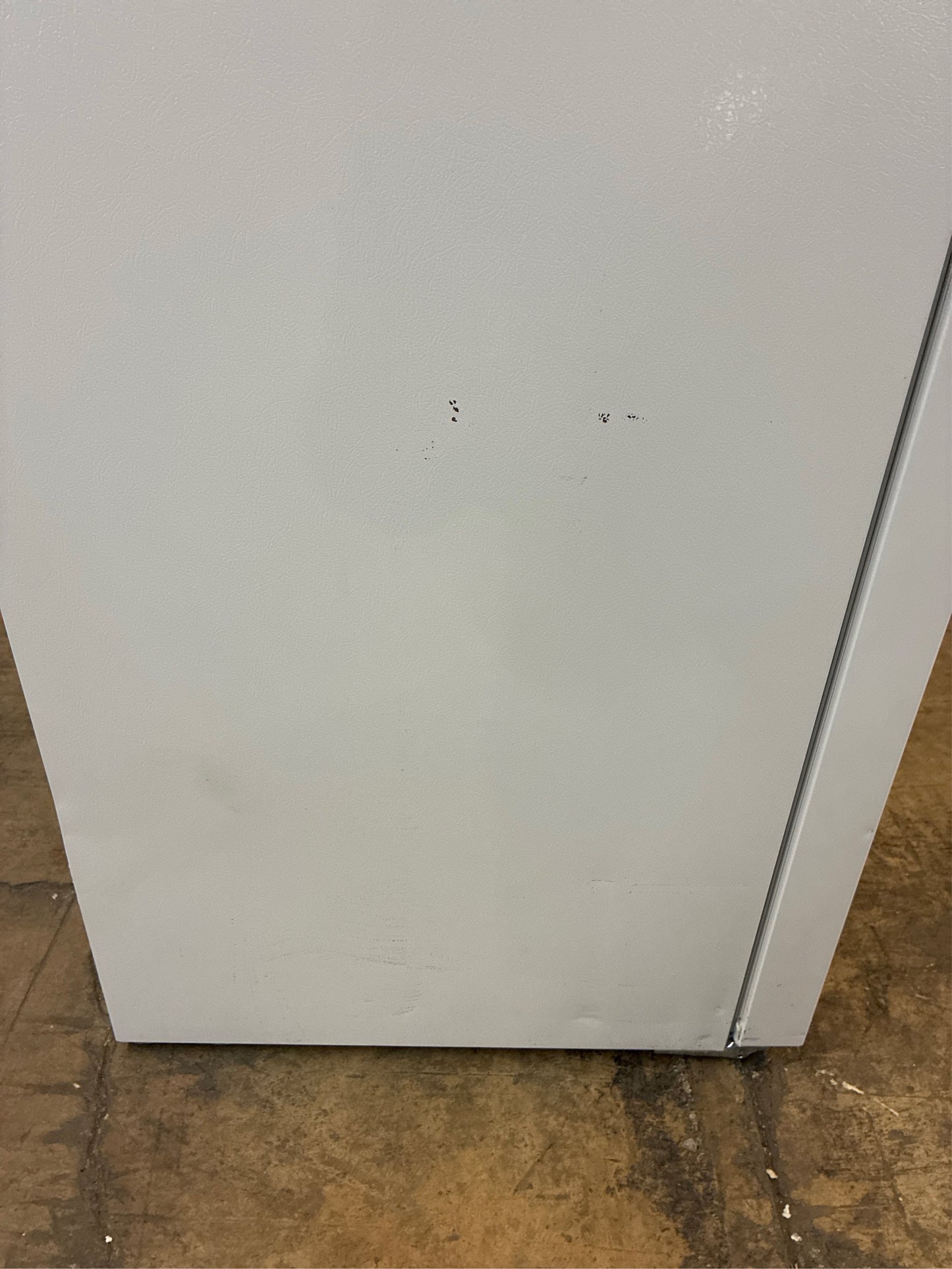 Frigidaire 32.6 in. 20 cu. ft. Upright Freezer, White