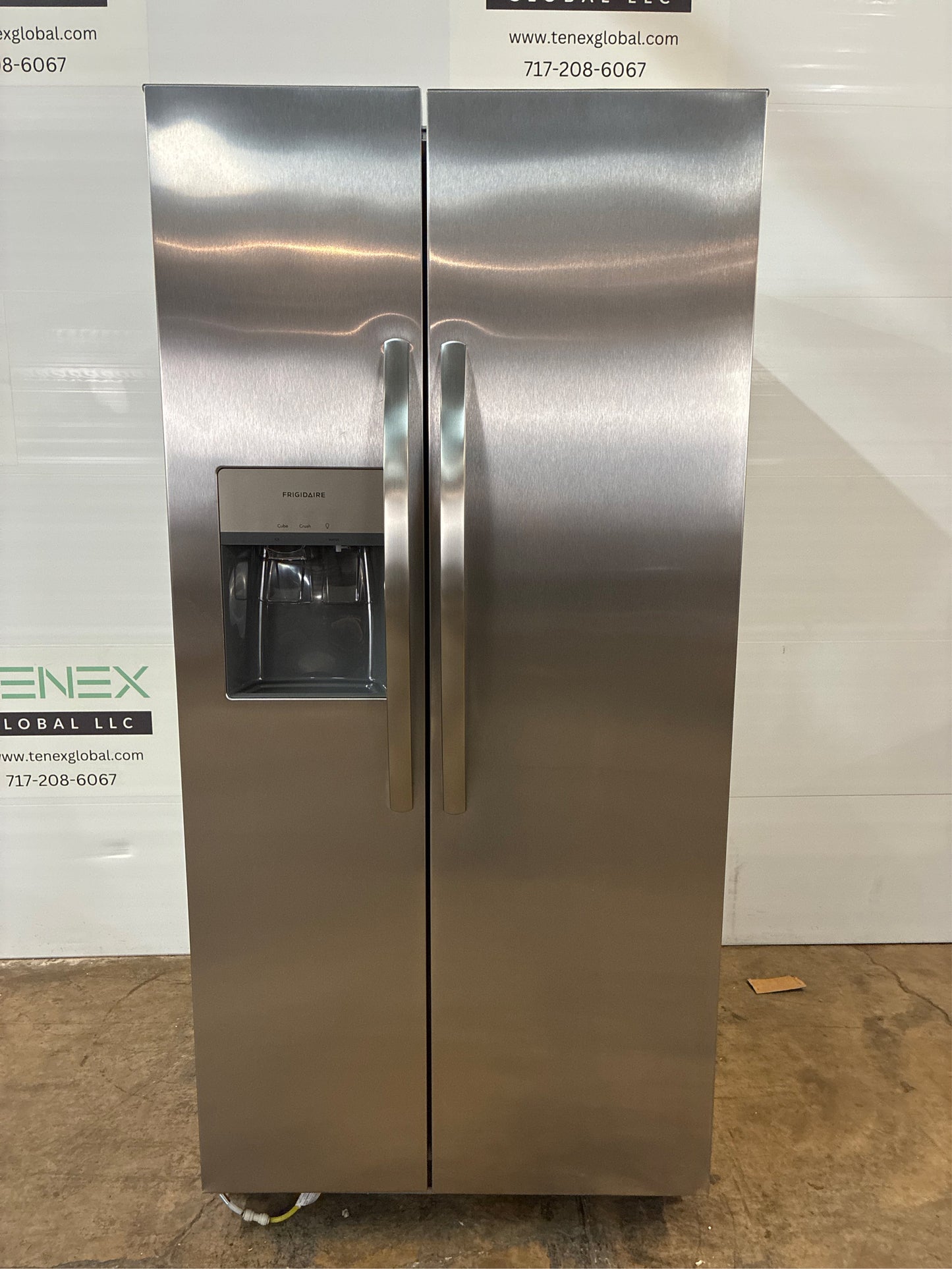 Frigidaire 22.3-cu ft Side-by-Side Fridge