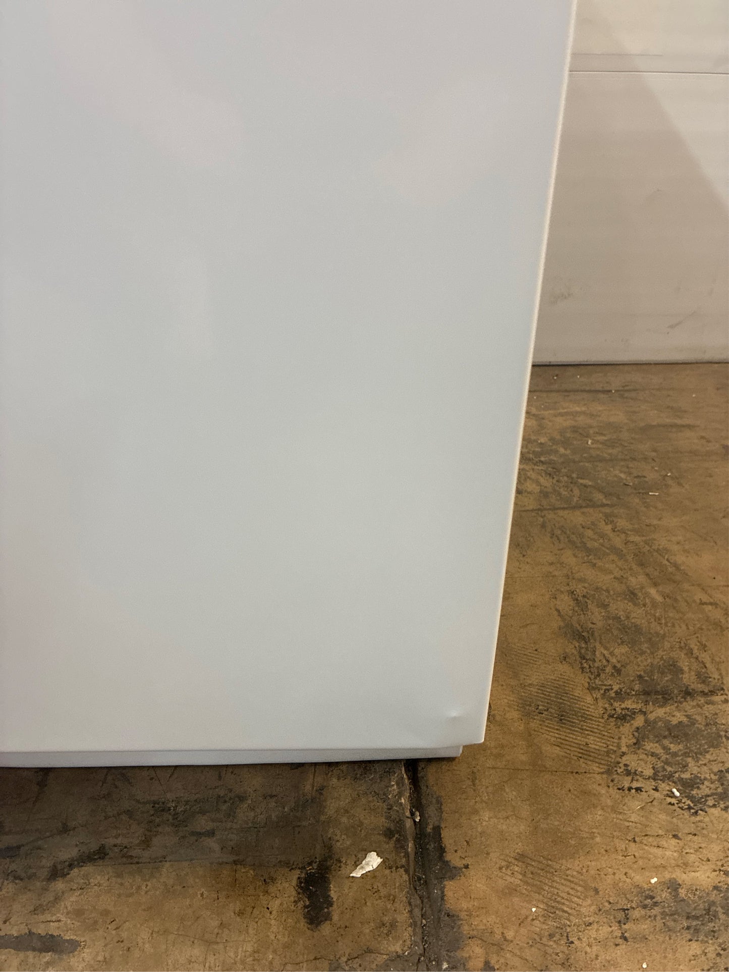 Frigidaire - 24 in. White Front-Control Dishwasher