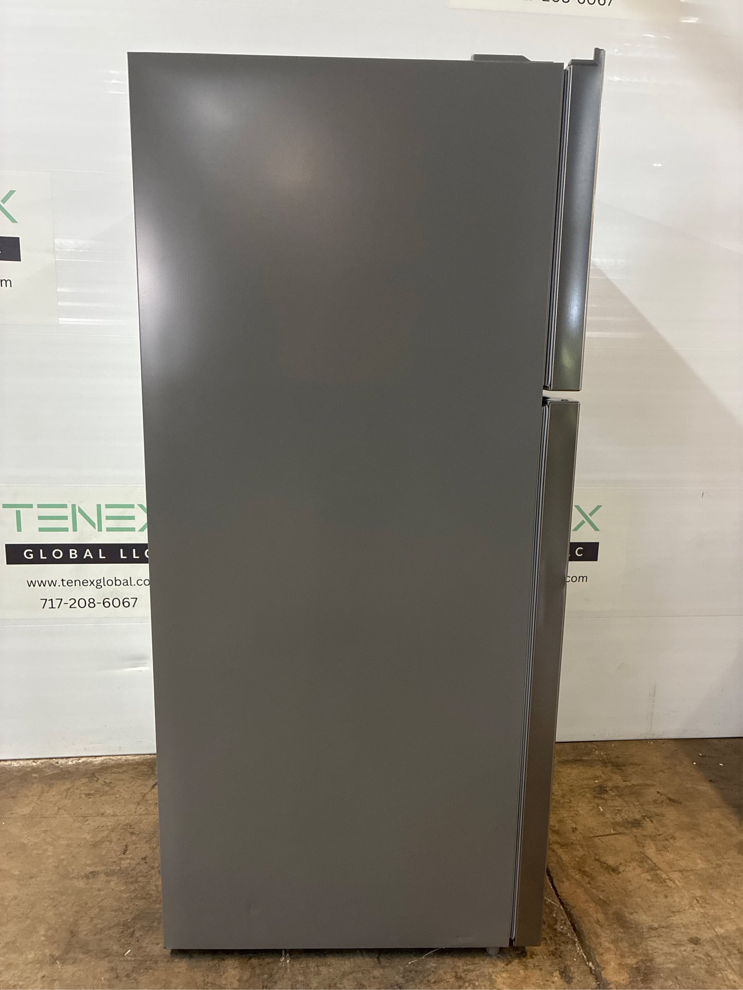 17.6 cu ft Top Freezer Refrigerator Brushed Steel