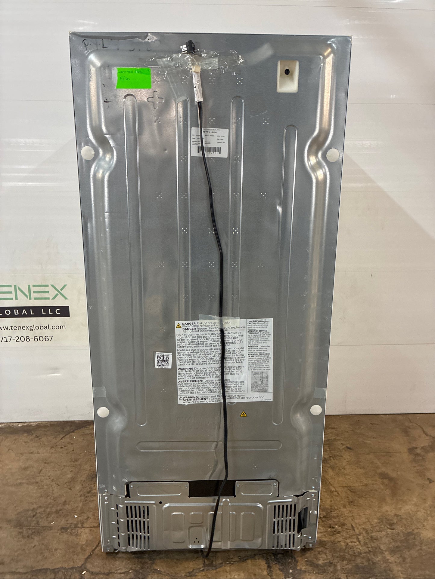 Frigidaire 18.2 cuft Top Freezer Refrigerator in White