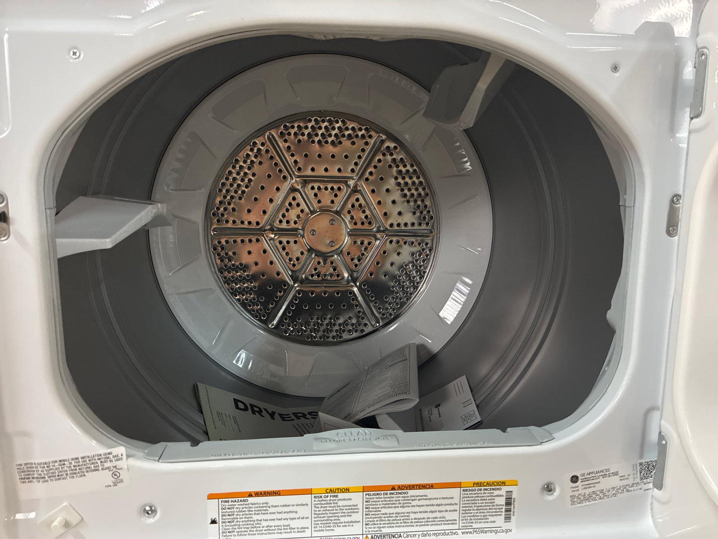 GE 7.2 cu. ft. Vented Gas Dryer, Auto Dry