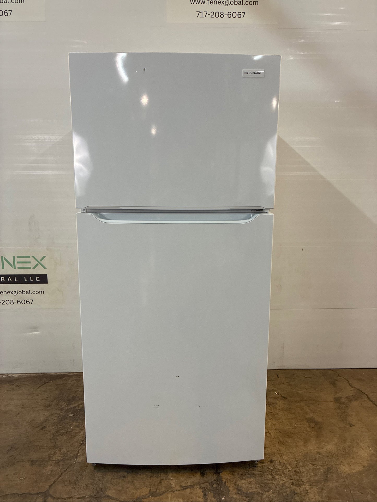 Frigidaire 29.6 in. 20 cu. ft. Top Freezer Fridge