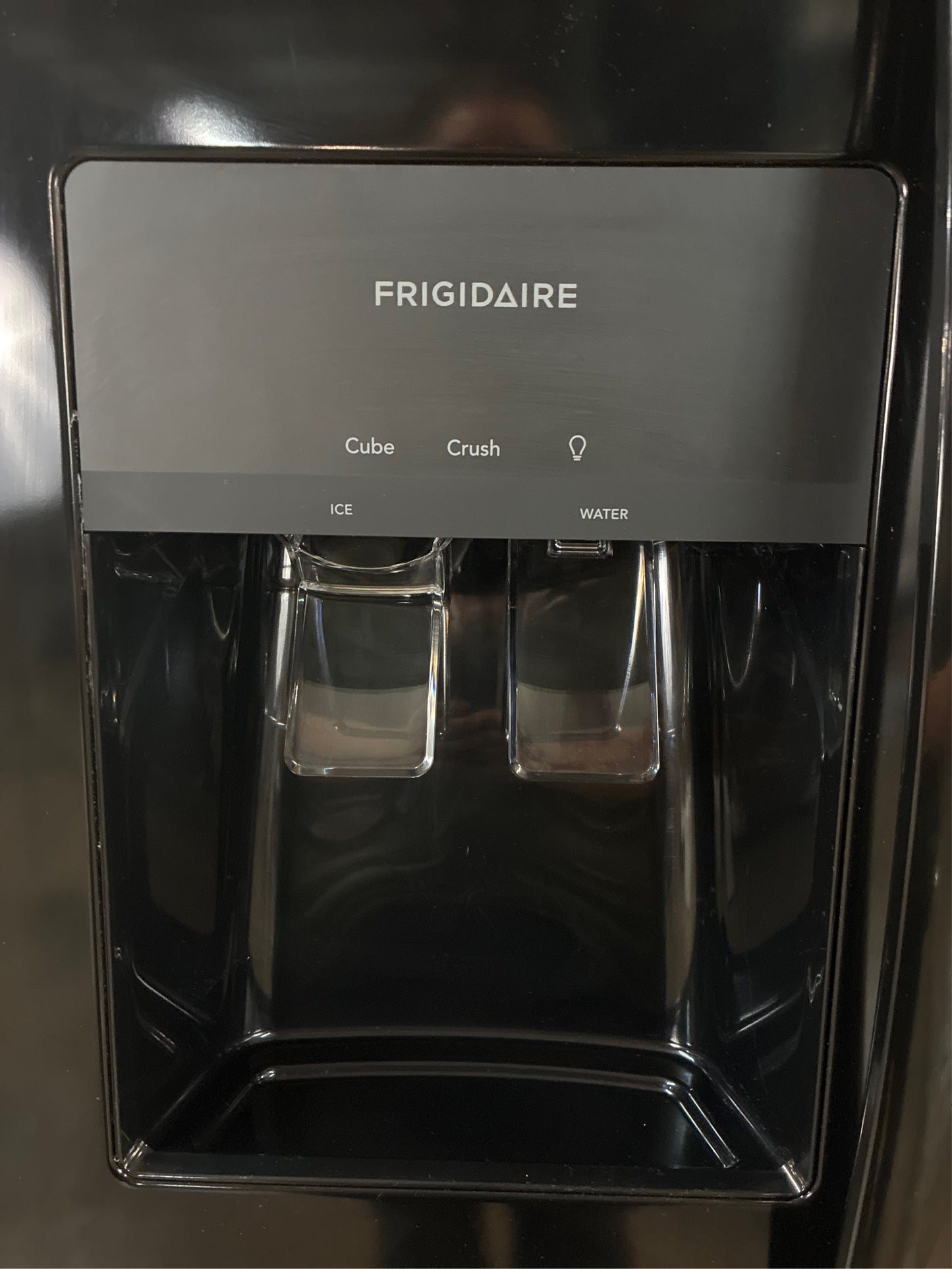 Frigidaire 22.3 cu. ft. 33'' Side by Side Fridge, Black