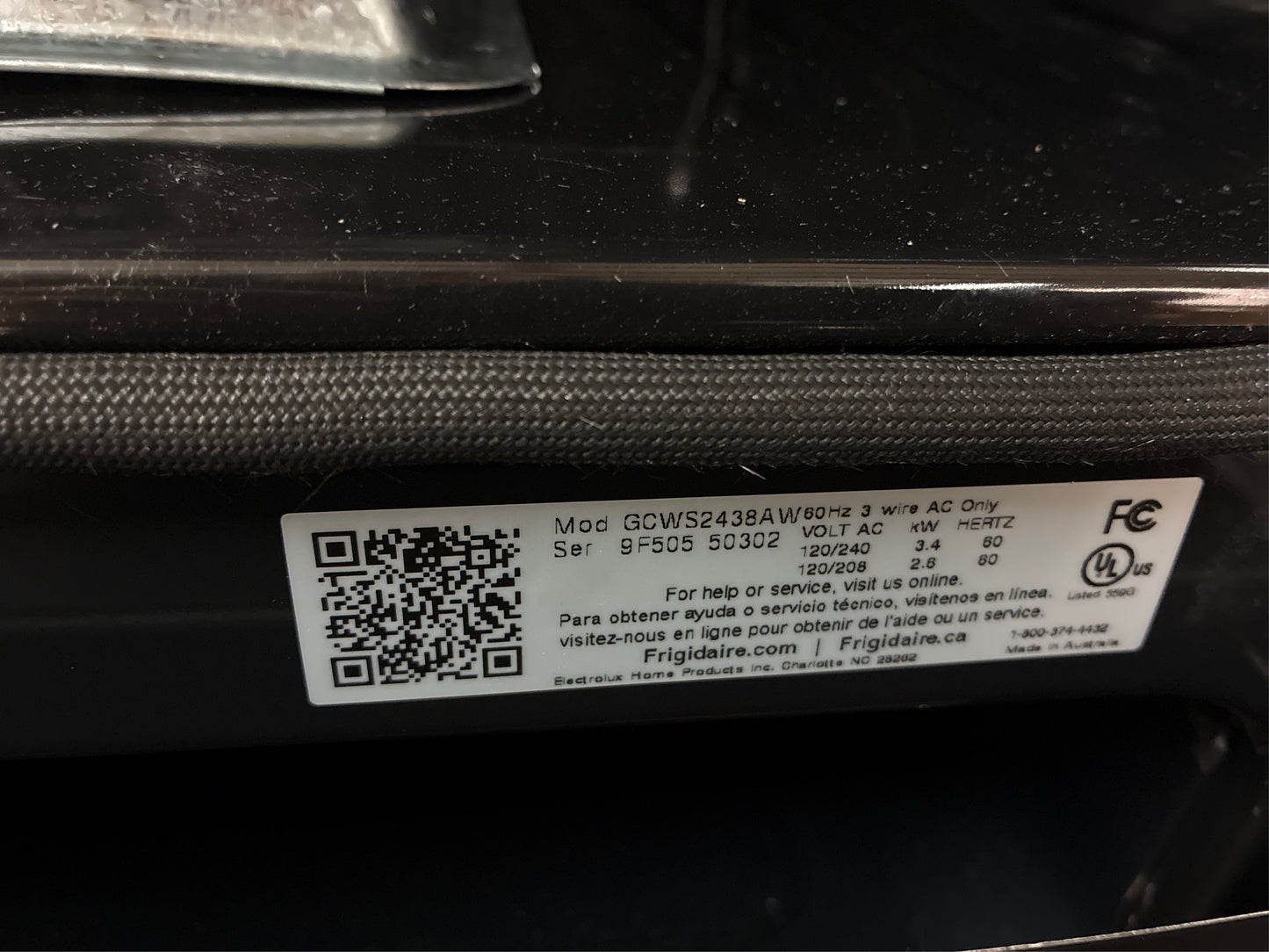 Frigidaire Gallery 24-in Electric Wall Oven, Air Fry