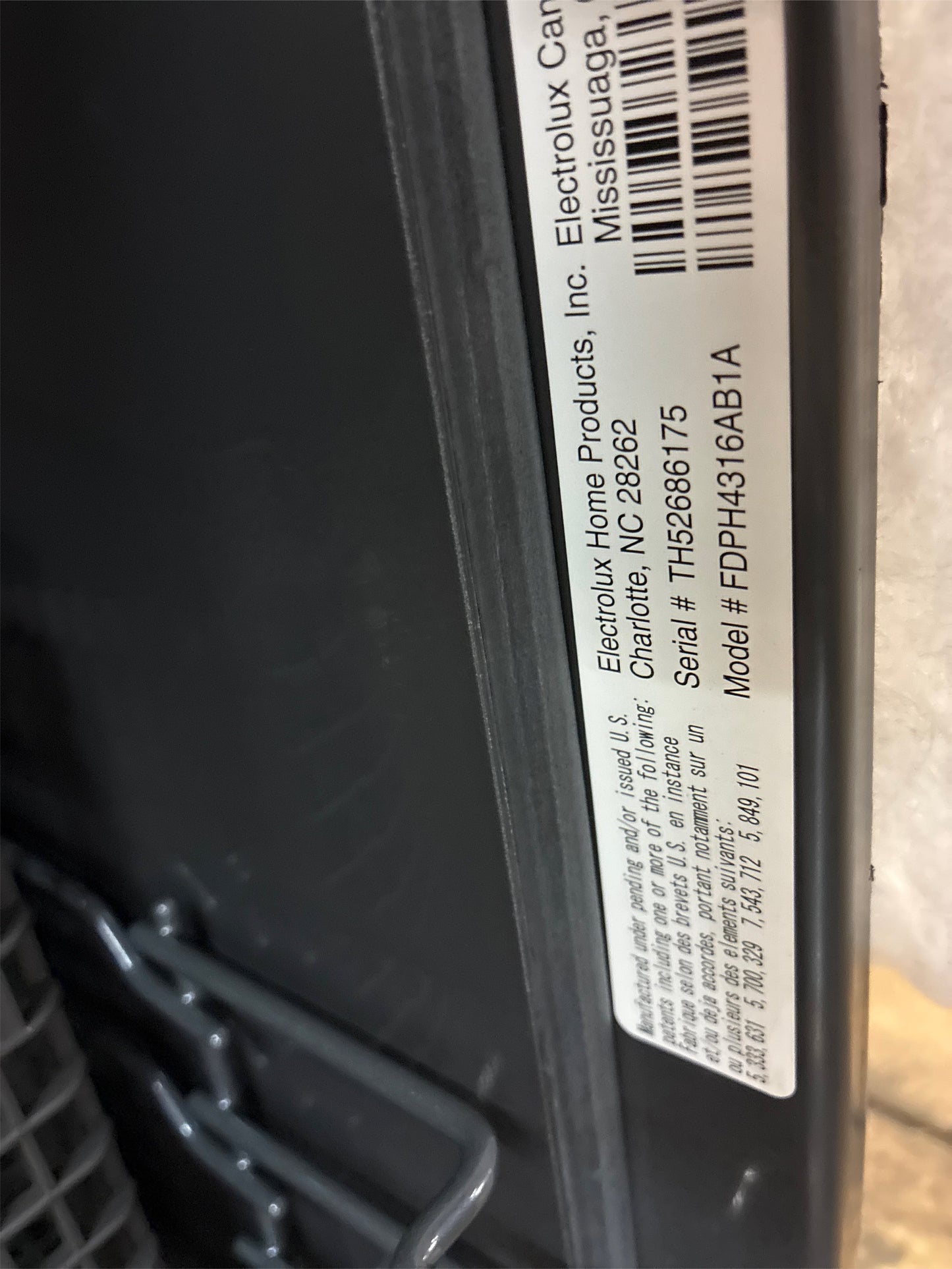 Frigidaire 24-in Top Control Dishwasher
