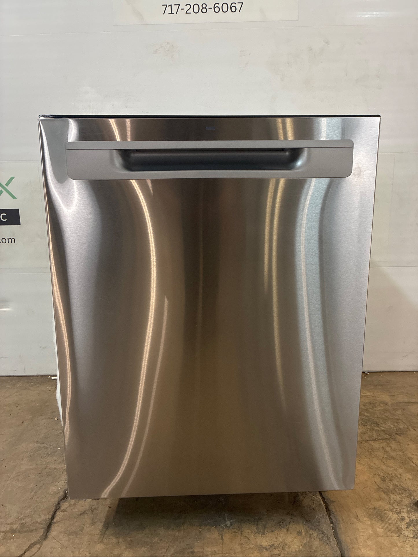 GE 24" Fingerprint-Resistant Dishwasher