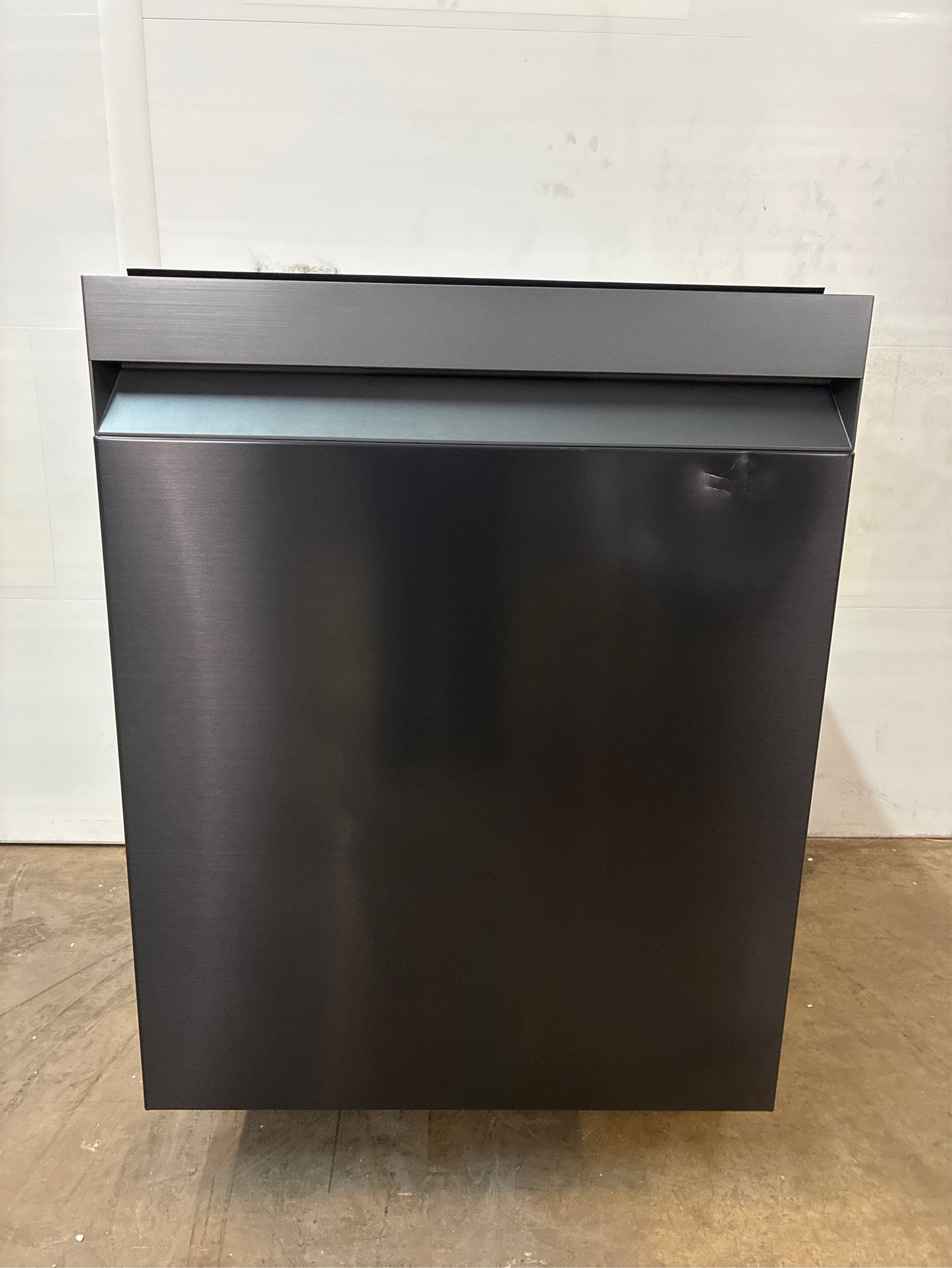 Samsung Smart 46 dBA Dishwasher StormWash Matte Black