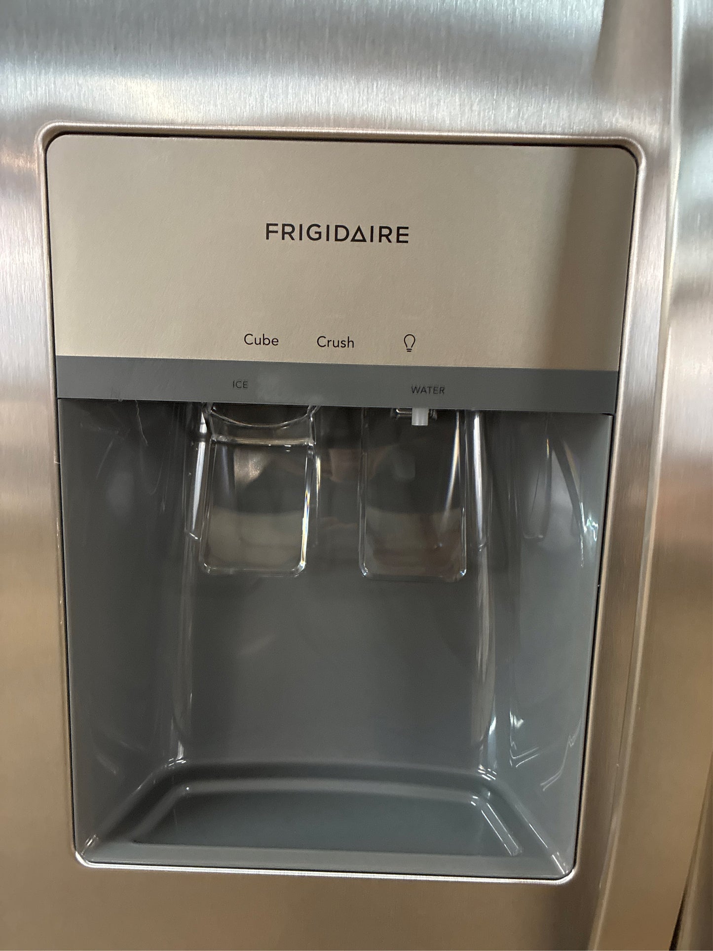 Frigidaire 22.3-cu ft Side-by-Side Fridge