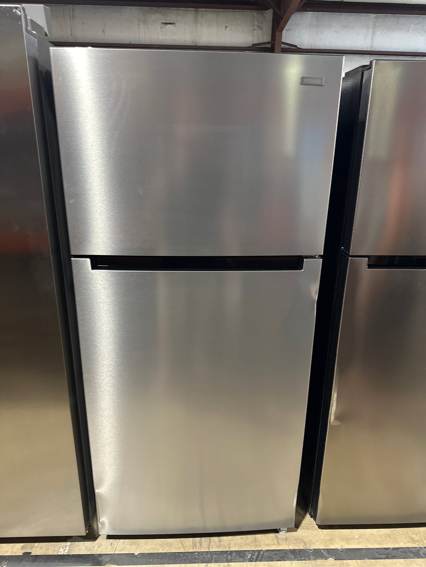 18 cu. ft. Top Freezer Refrigerator Steel Look