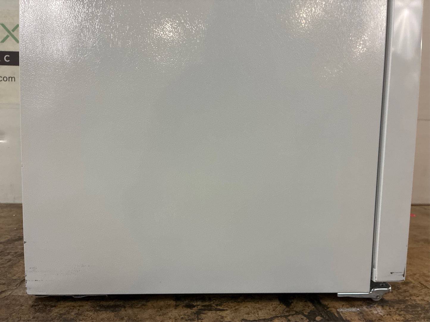 Frigidaire 29.6 in. 20 cu. ft. Top Freezer Refrigerator