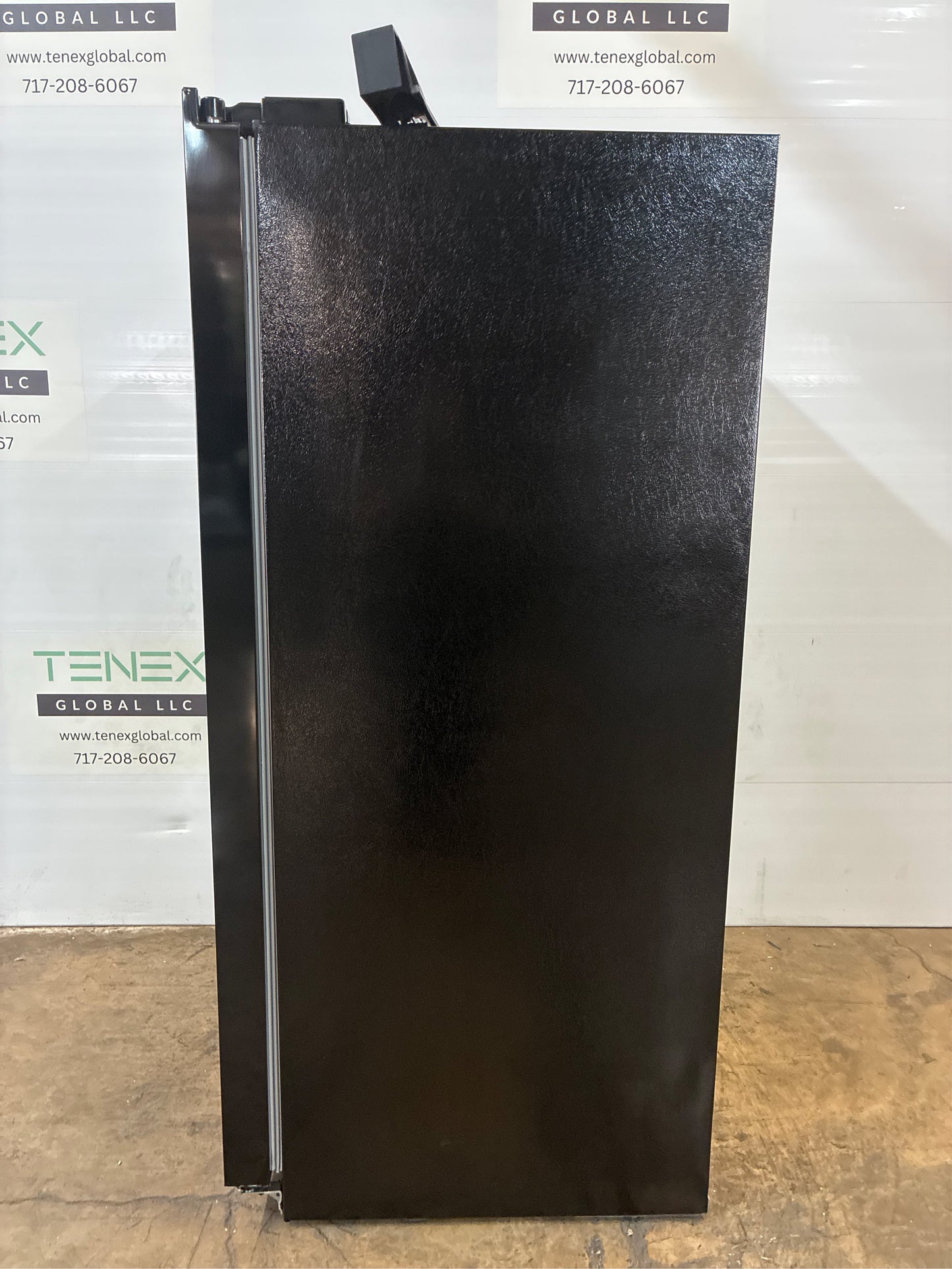 Frigidaire 22.3 cu. ft. 33'' Side by Side Fridge, Black