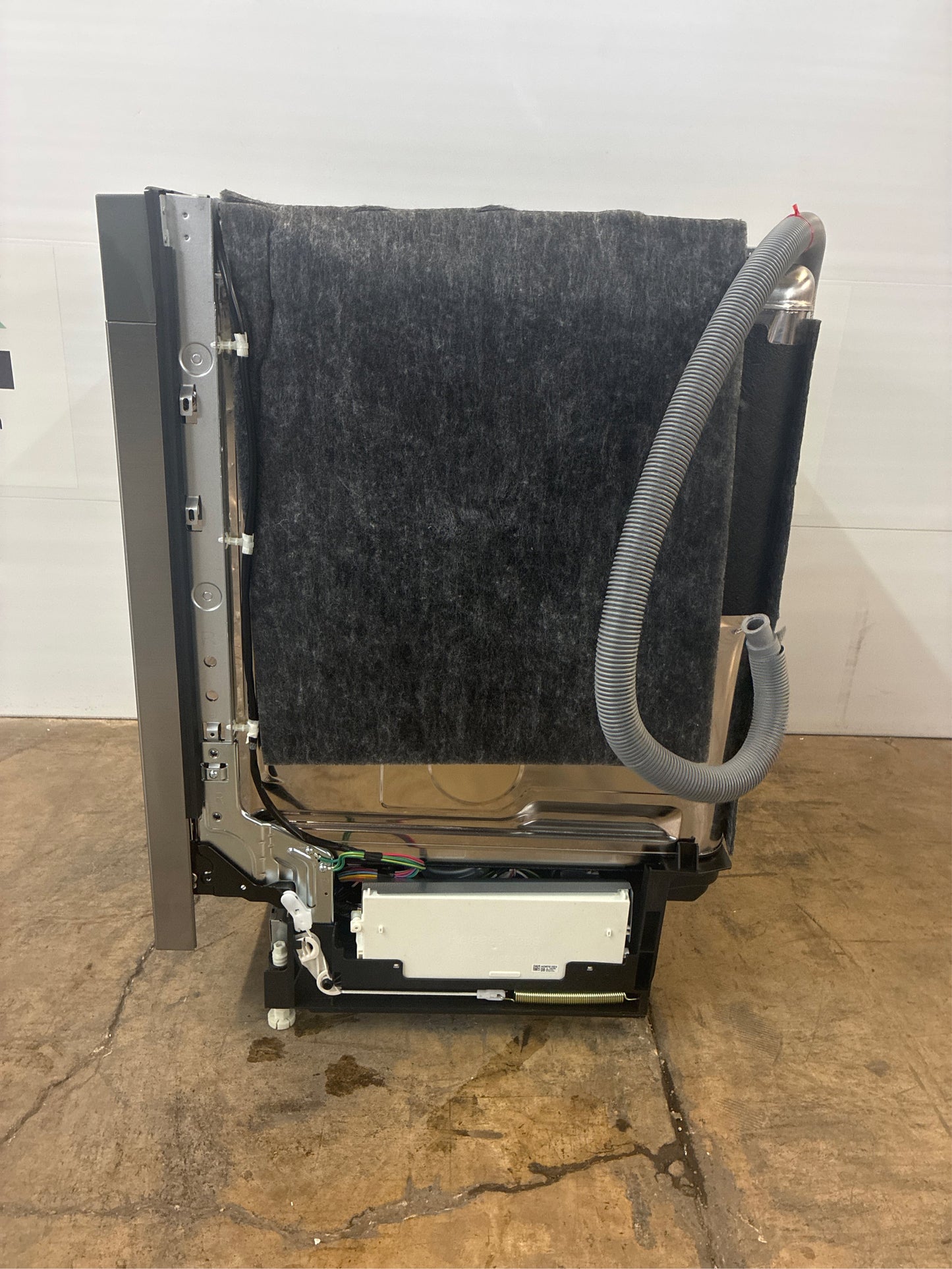 LG 24" Front Control Dishwasher, 52-dBA.