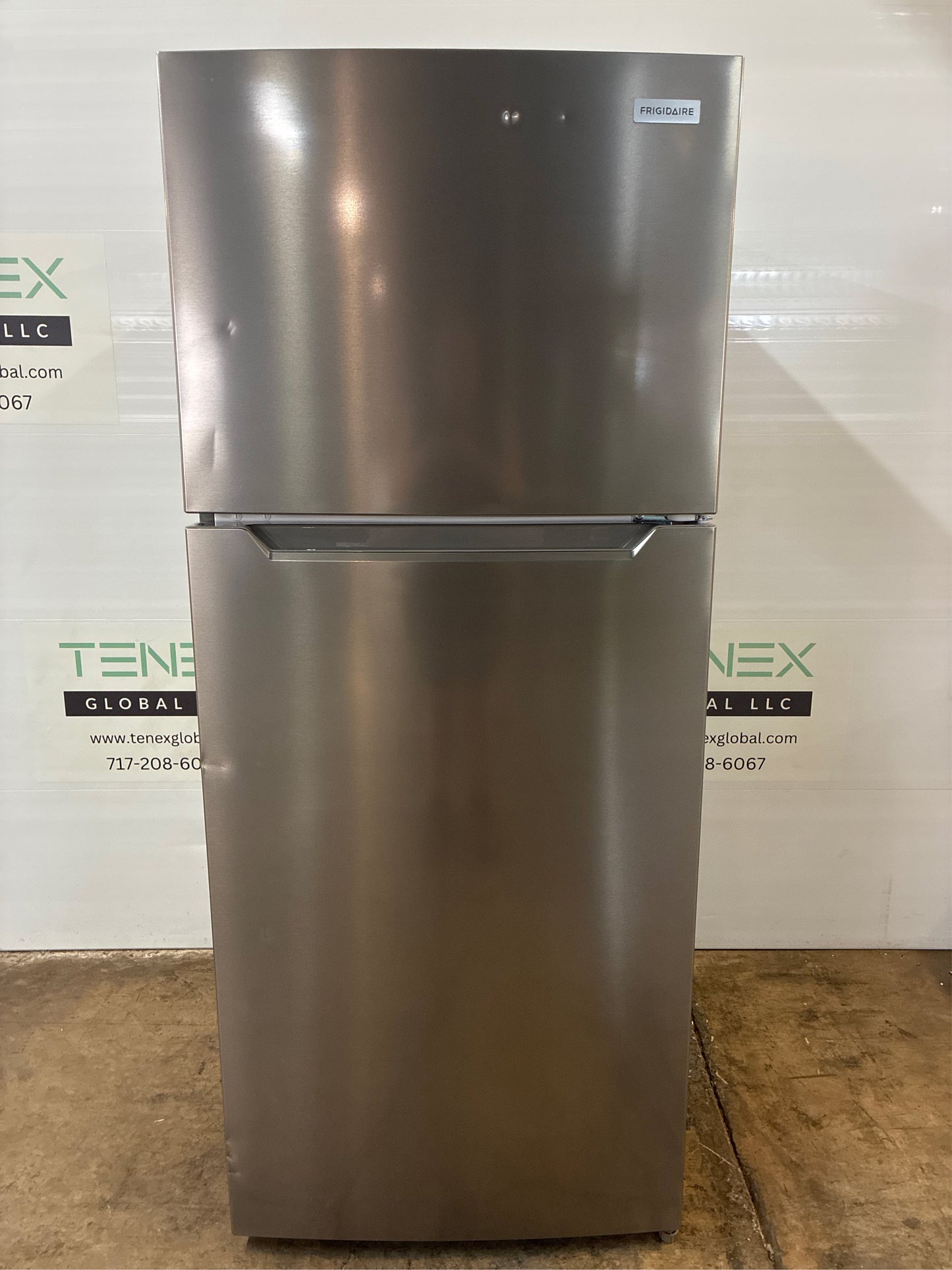 17.6 cu ft Top Freezer Refrigerator Brushed Steel