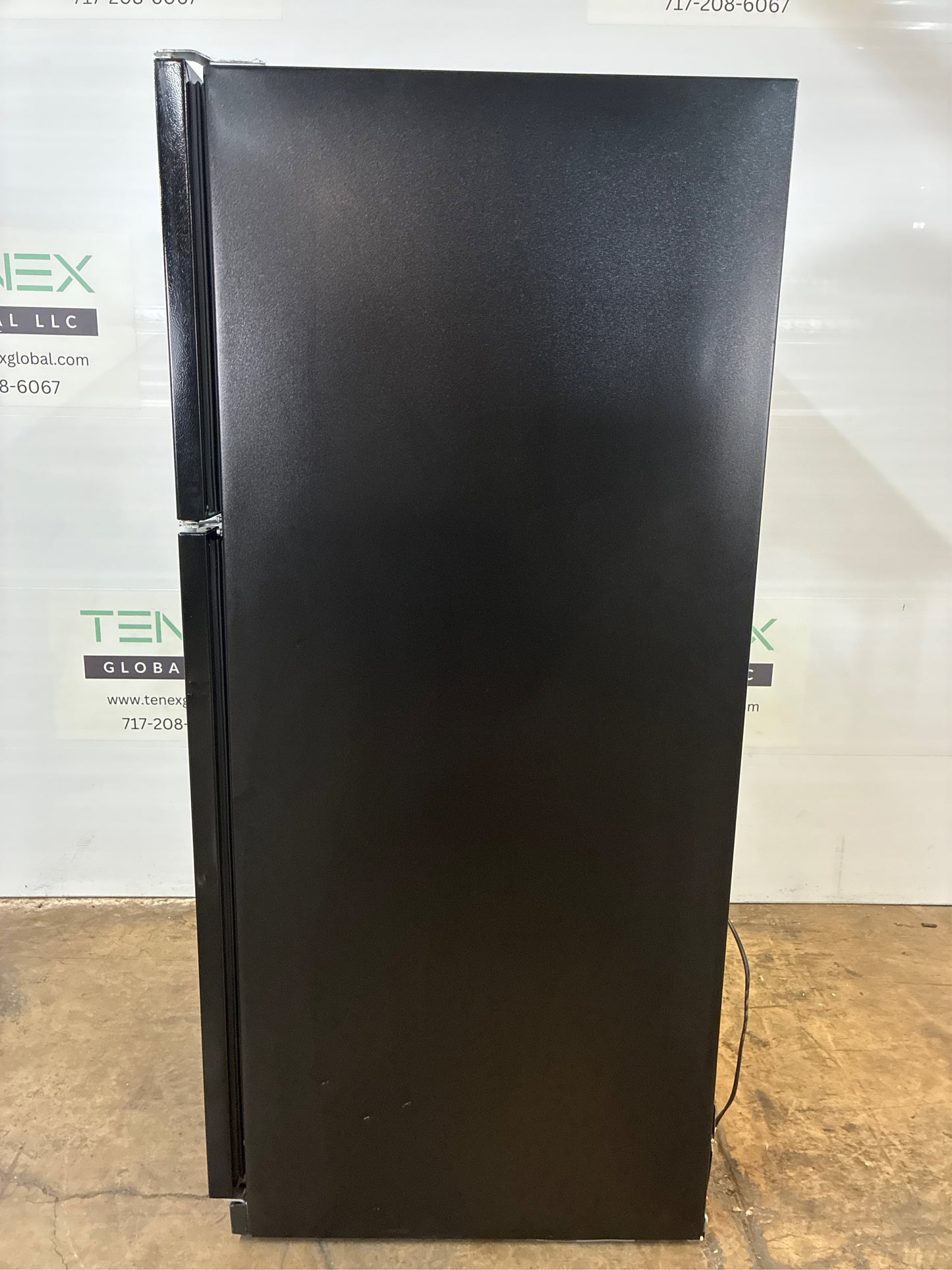 20.5 cu. ft. Top Freezer Refrigerator Black