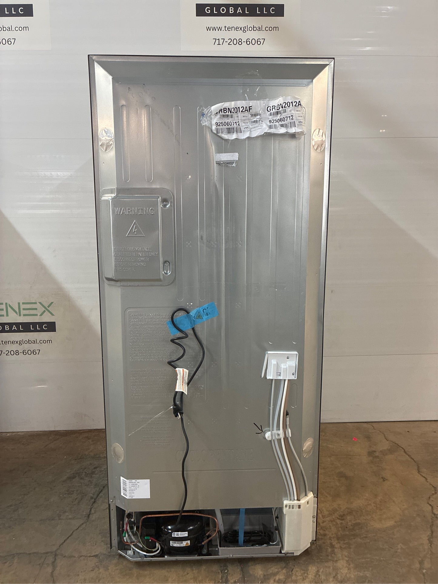 Frigidaire Gallery Refrigerator with Ice Maker