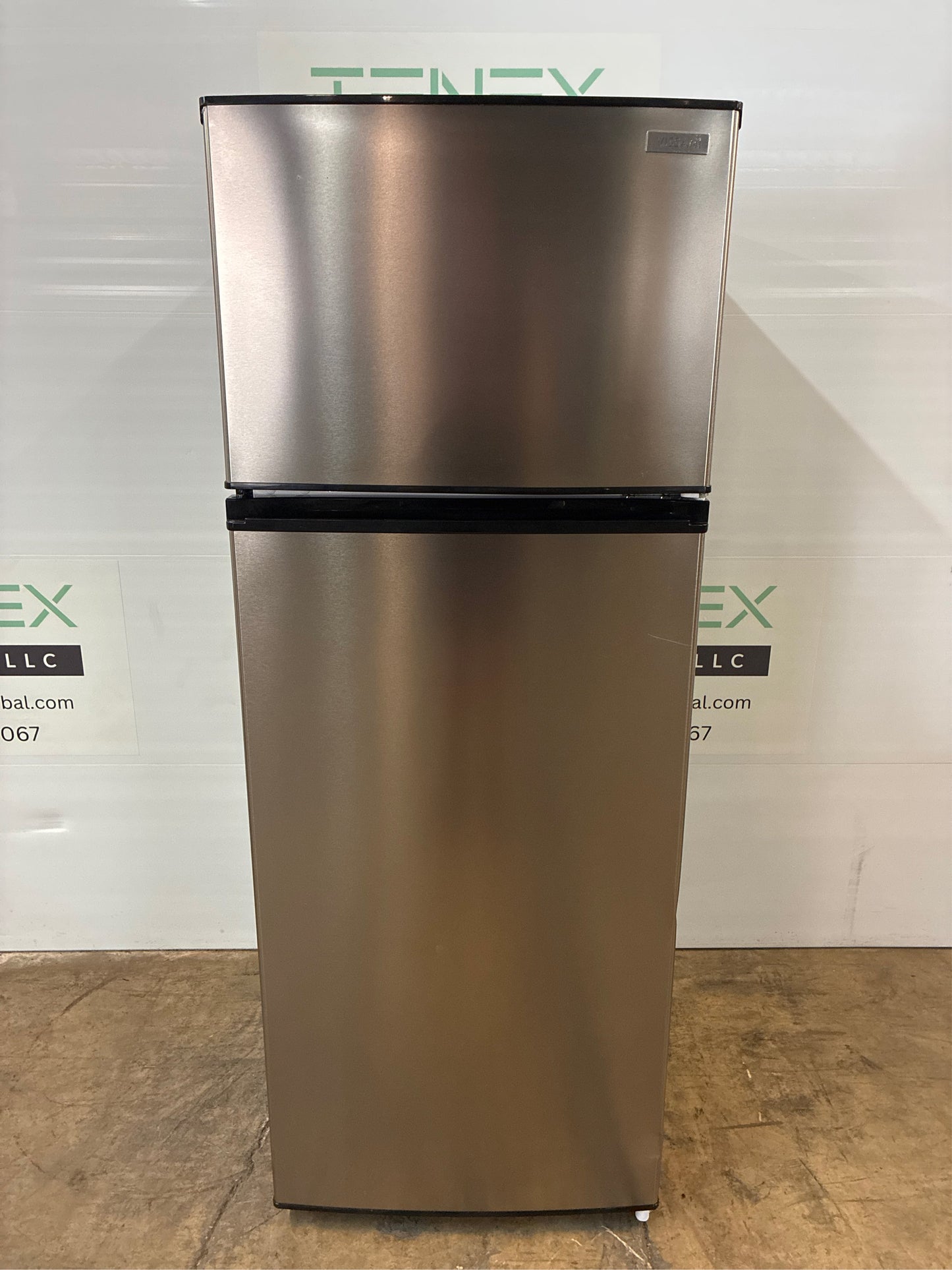 7.1 cu. ft. Top Freezer Refrigerator Stainless