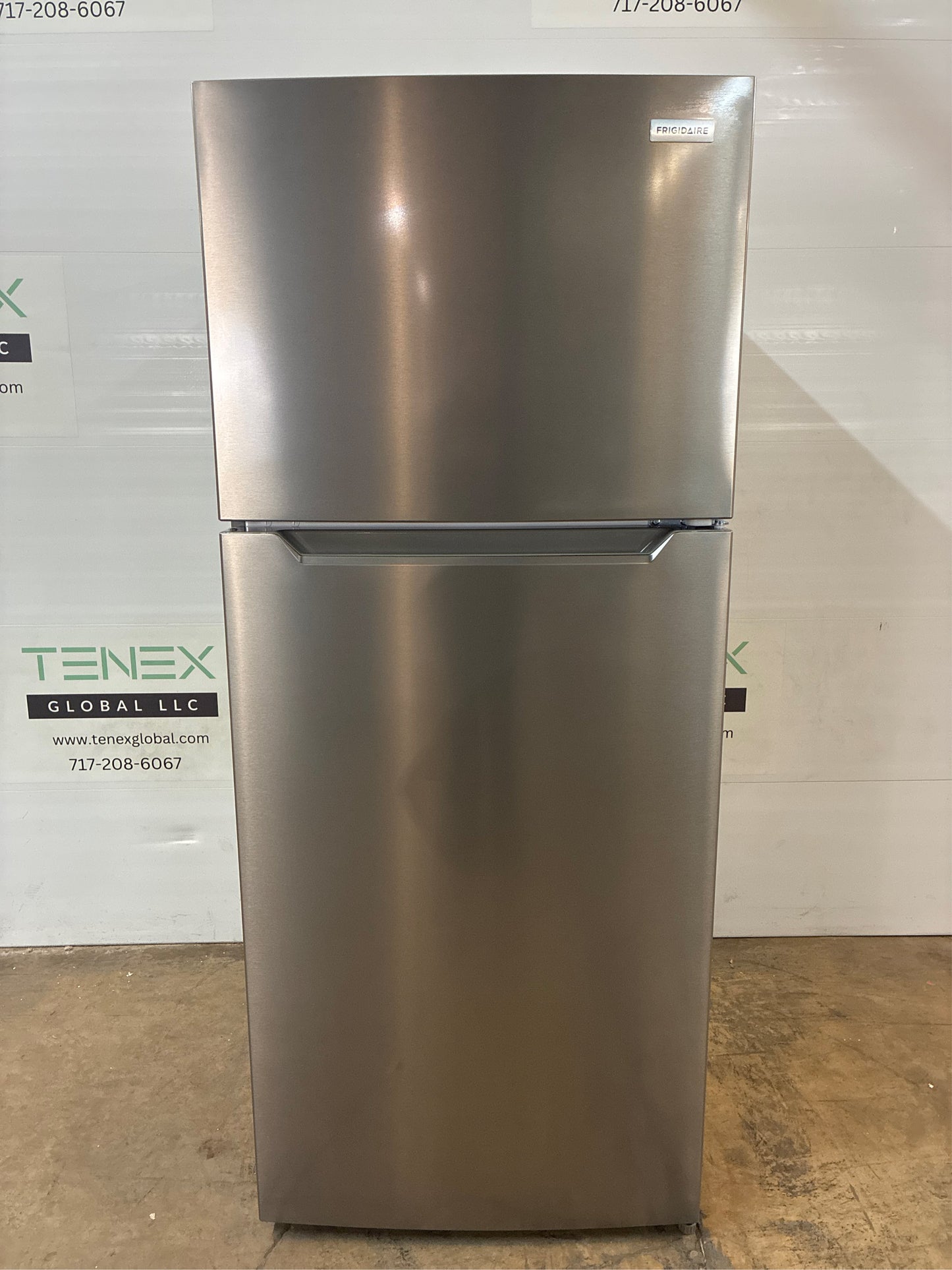 Frigidaire 17.6 cu. ft - Top Freezer Refrigerator