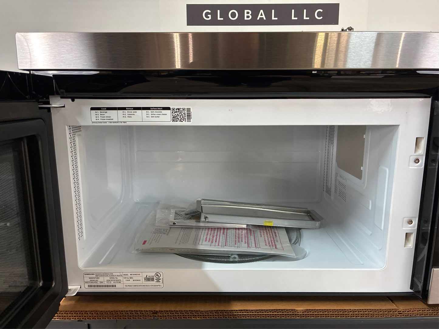 Samsung 1.6-cu ft 1000W OTR Microwave, SS