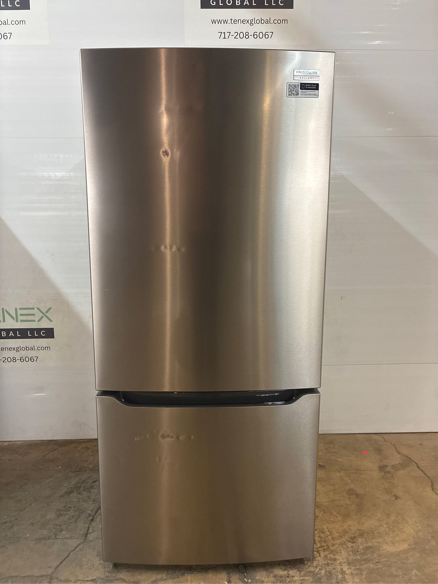 Frigidaire Gallery Refrigerator with Ice Maker
