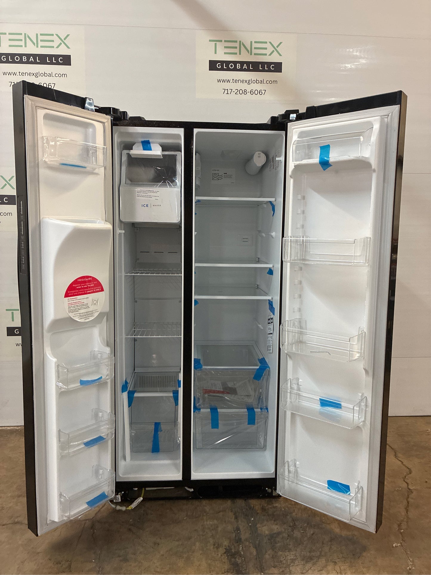 Frigidaire 22.3 cu. ft. 33'' Side by Side Fridge, Black