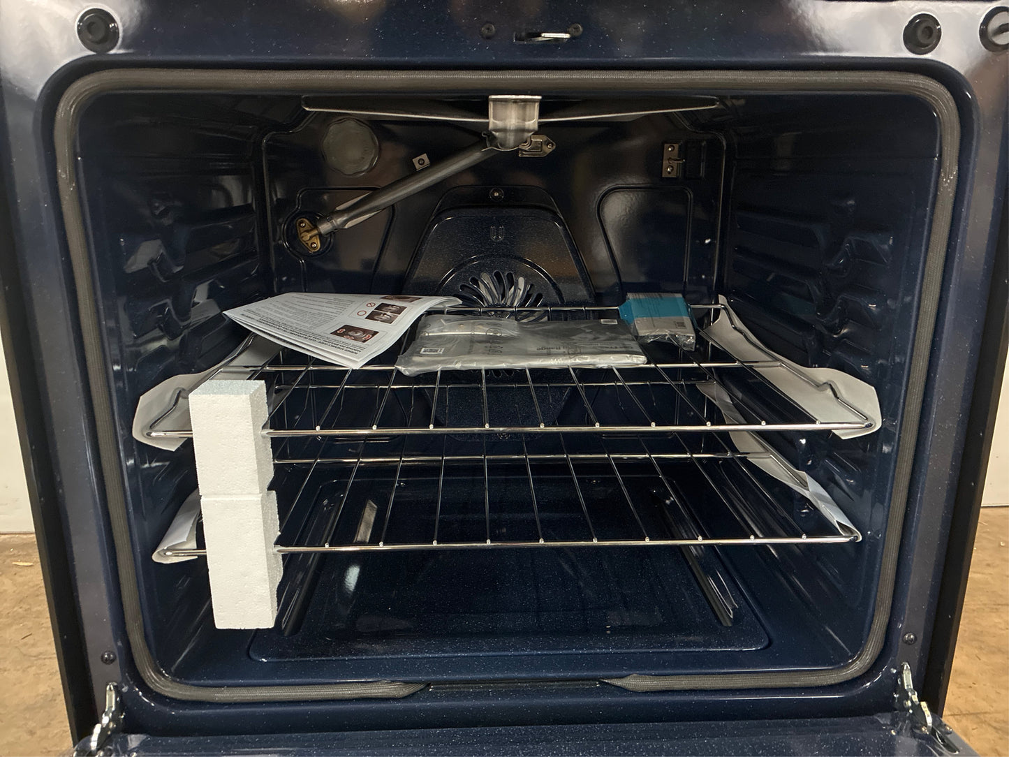 Samsung 30" 5-Burner Gas Range with Air Fry