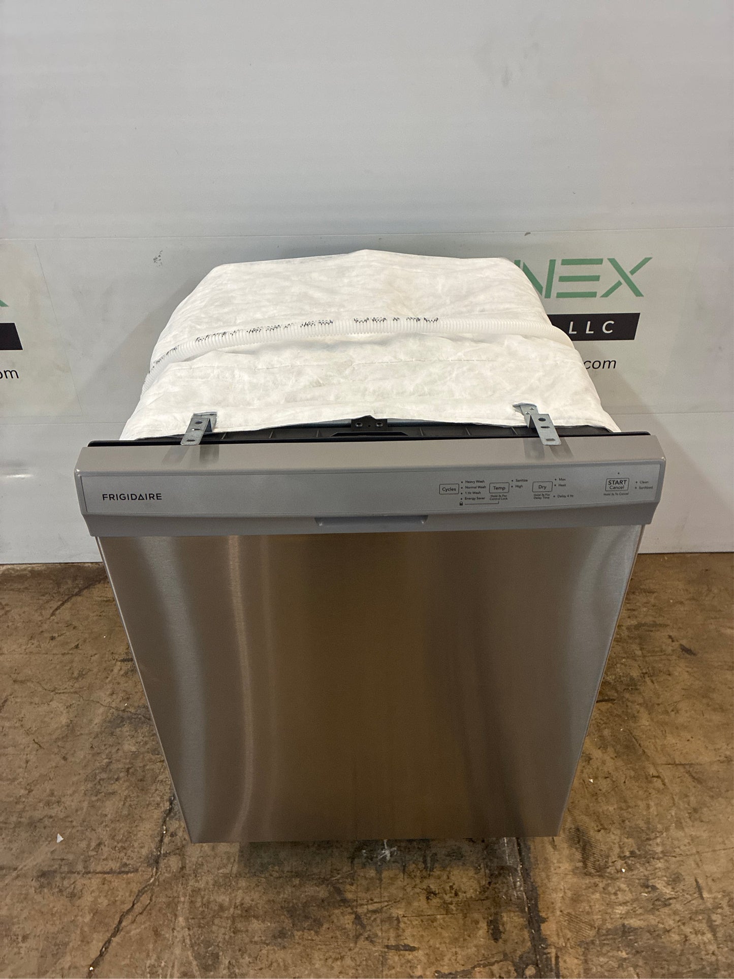 Frigidaire 24 in Built-In Dishwasher, Stainless Steel