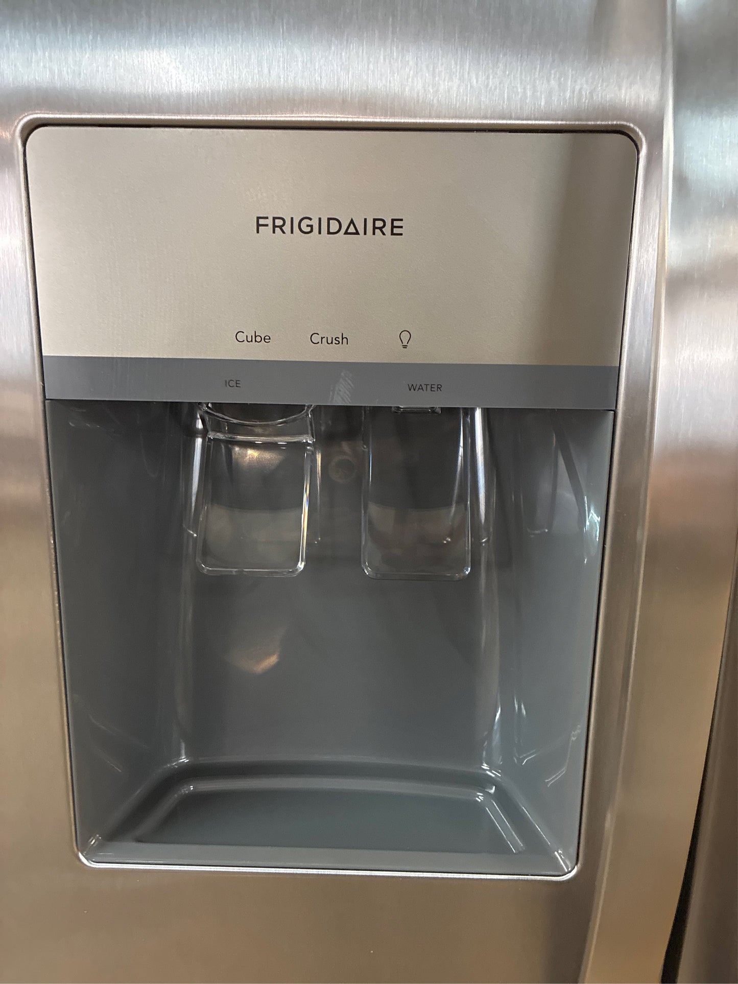 Frigidaire 22.3-cu ft Side-by-Side Fridge
