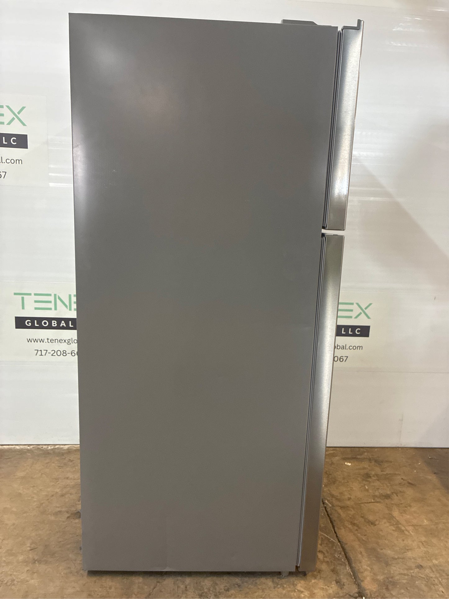 17.6 cu.ft. Top Freezer Refrigerator, Brushed Steel