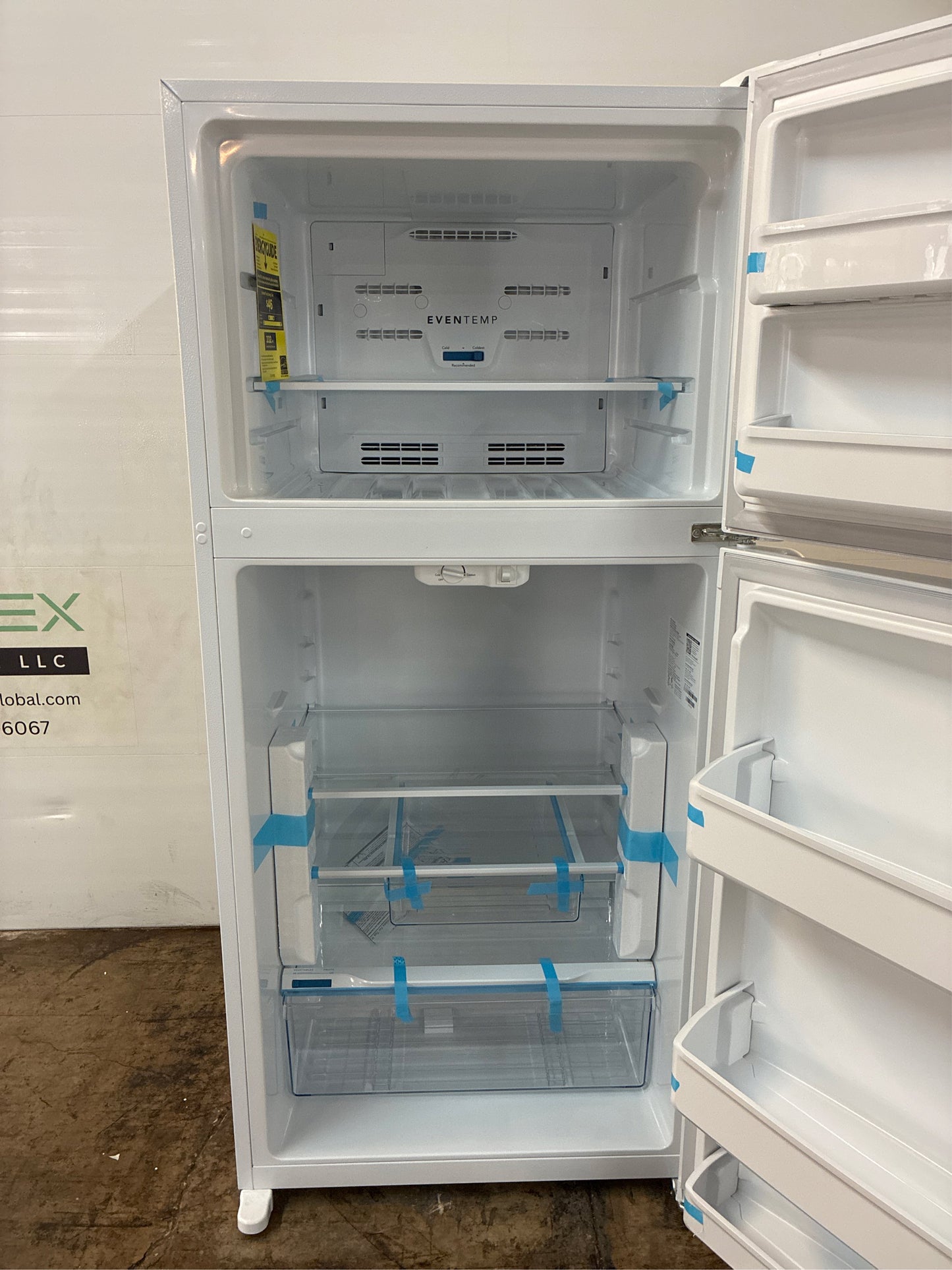 Frigidaire 27.6 in. 13.9 cu. ft. Top Freezer Refrigerator