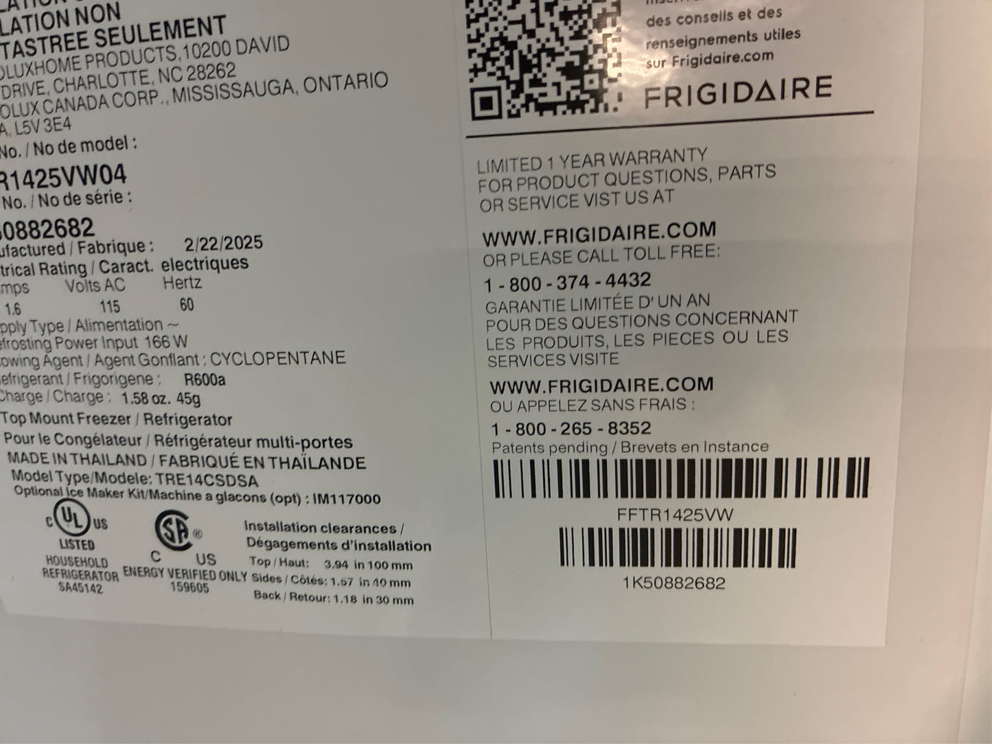 Frigidaire 27.6 in. 14 cu. ft. Top Freezer Refrigerator